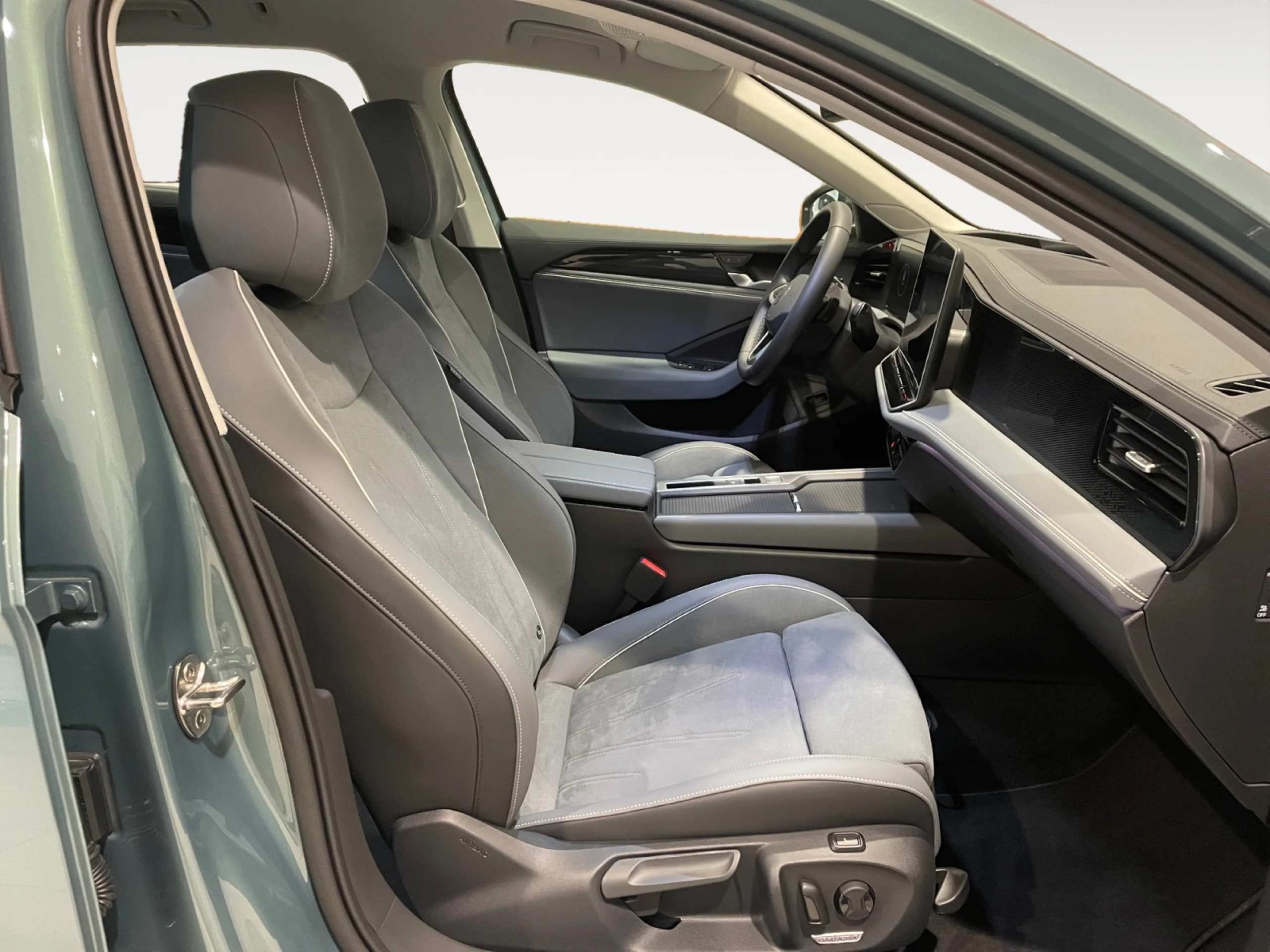 VOLKSWAGEN PASSAT BUSINESS 2.0 TDI 110KW (150CV) DSG - Foto 5