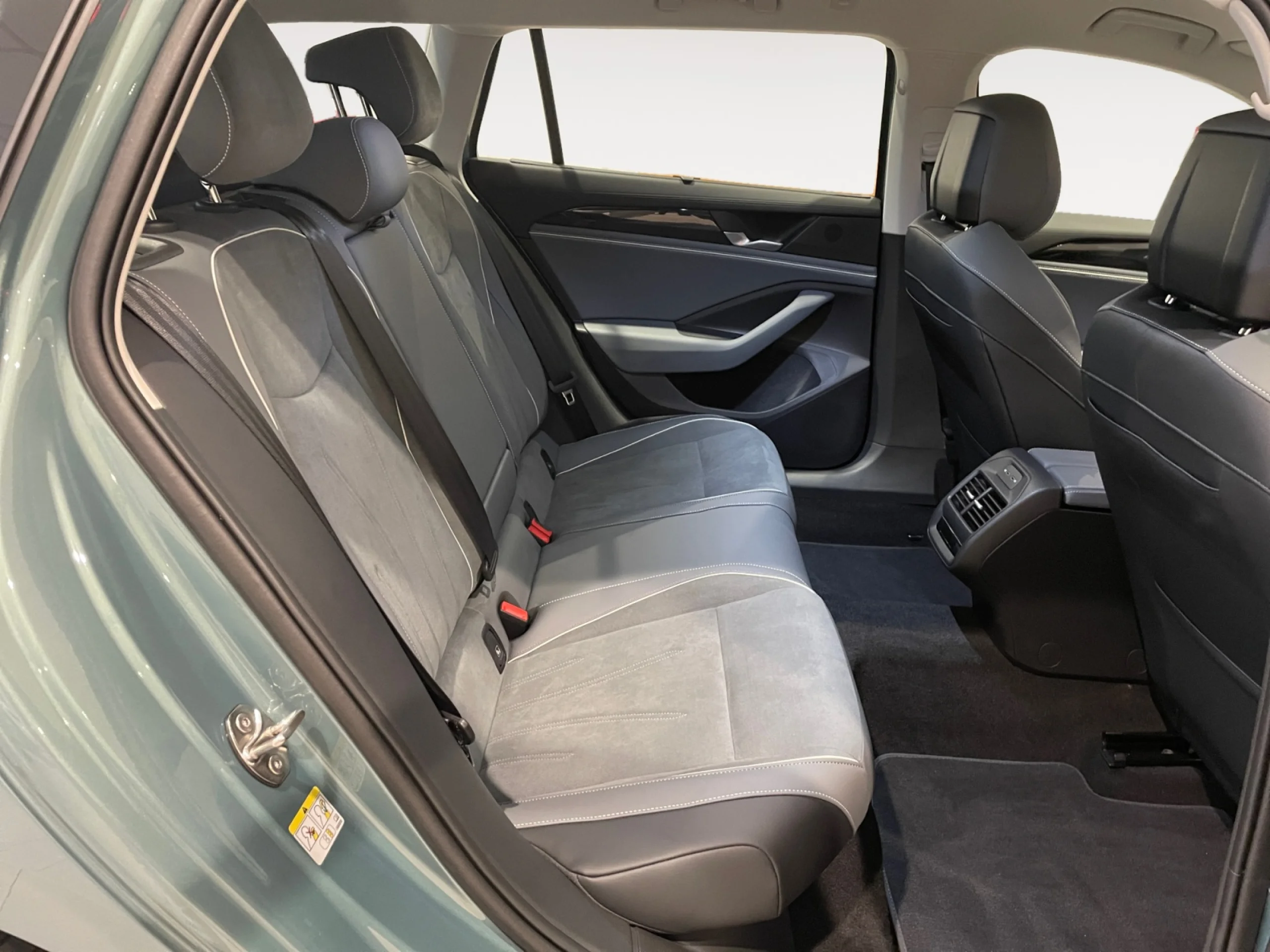 VOLKSWAGEN PASSAT BUSINESS 2.0 TDI 110KW (150CV) DSG - Foto 6