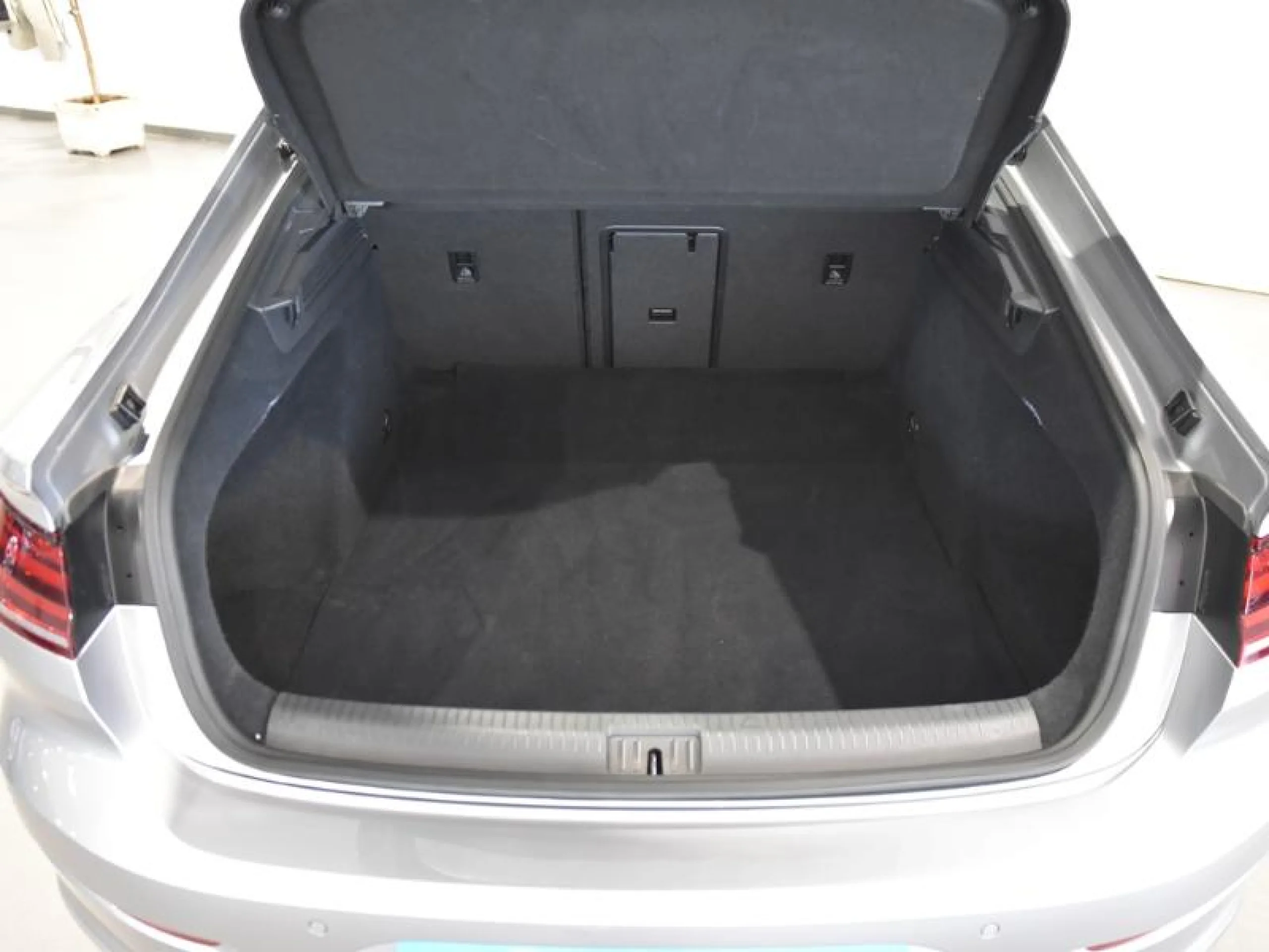 VOLKSWAGEN ARTEON R LINE 2.0 TDI 110KW (150CV) DSG - Foto 7