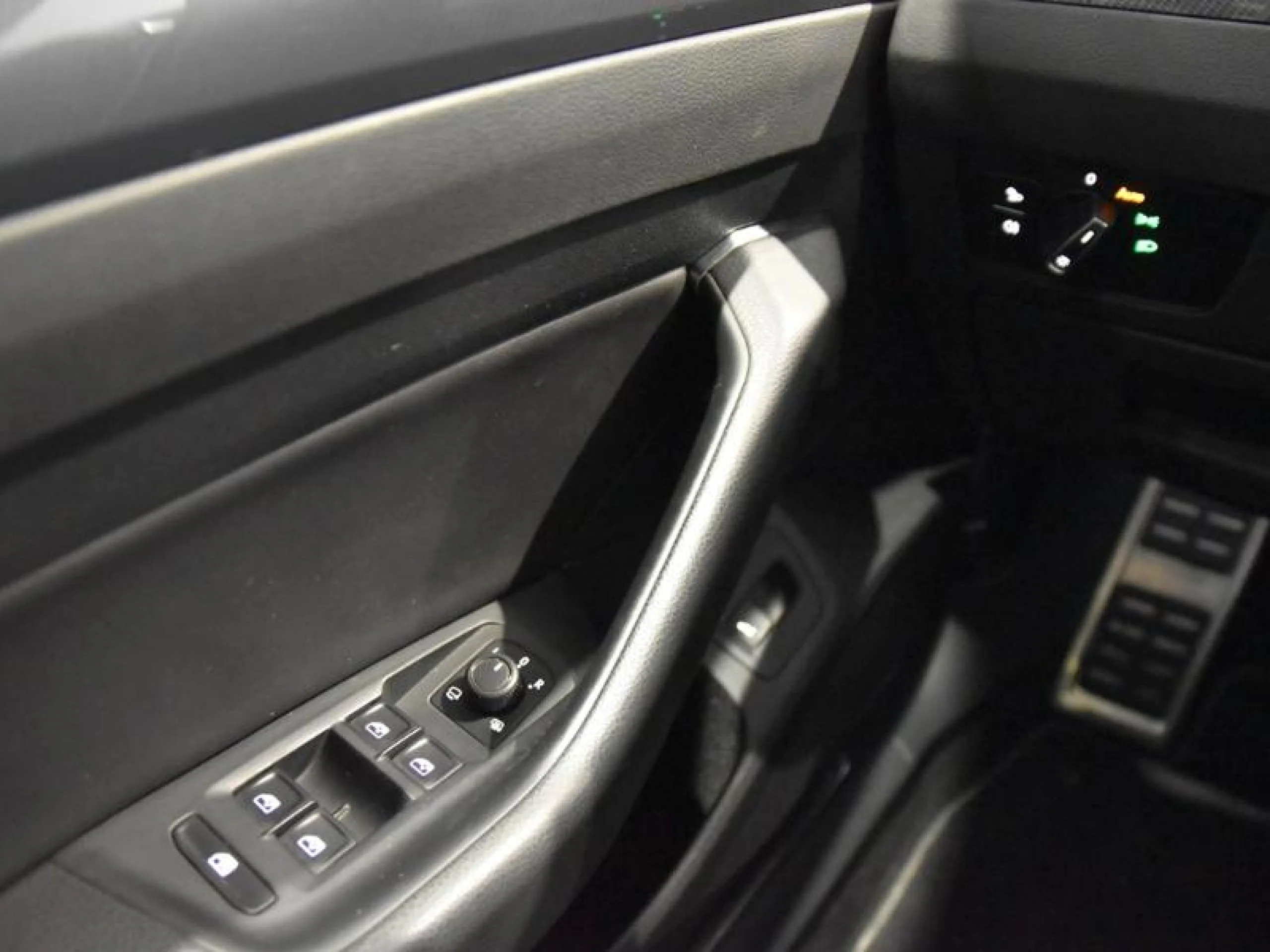 VOLKSWAGEN ARTEON R LINE 2.0 TDI 110KW (150CV) DSG - Foto 17