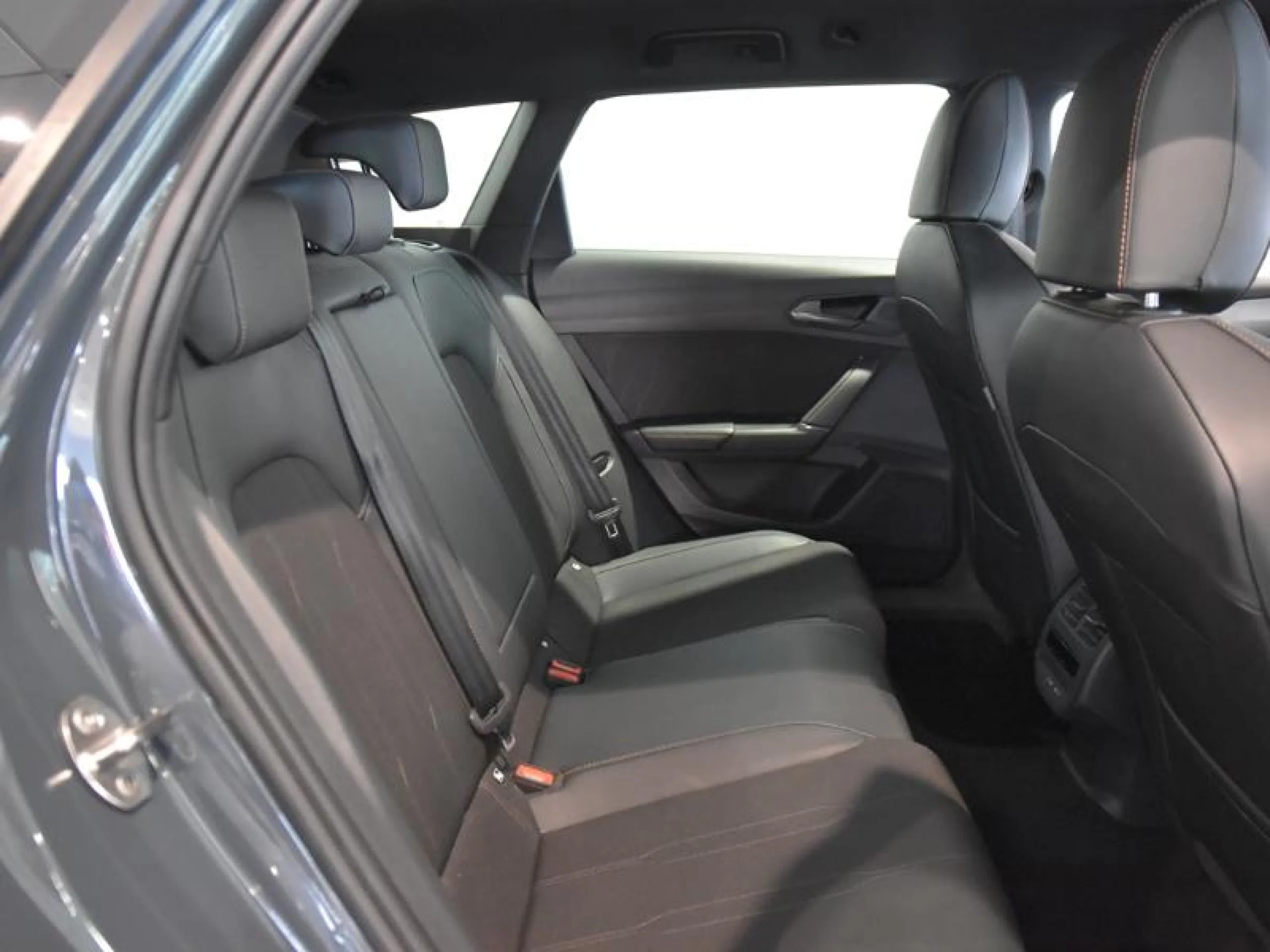 CUPRA LEON SP 1.5 ETSI 110KW (150CV) DSG - Foto 6