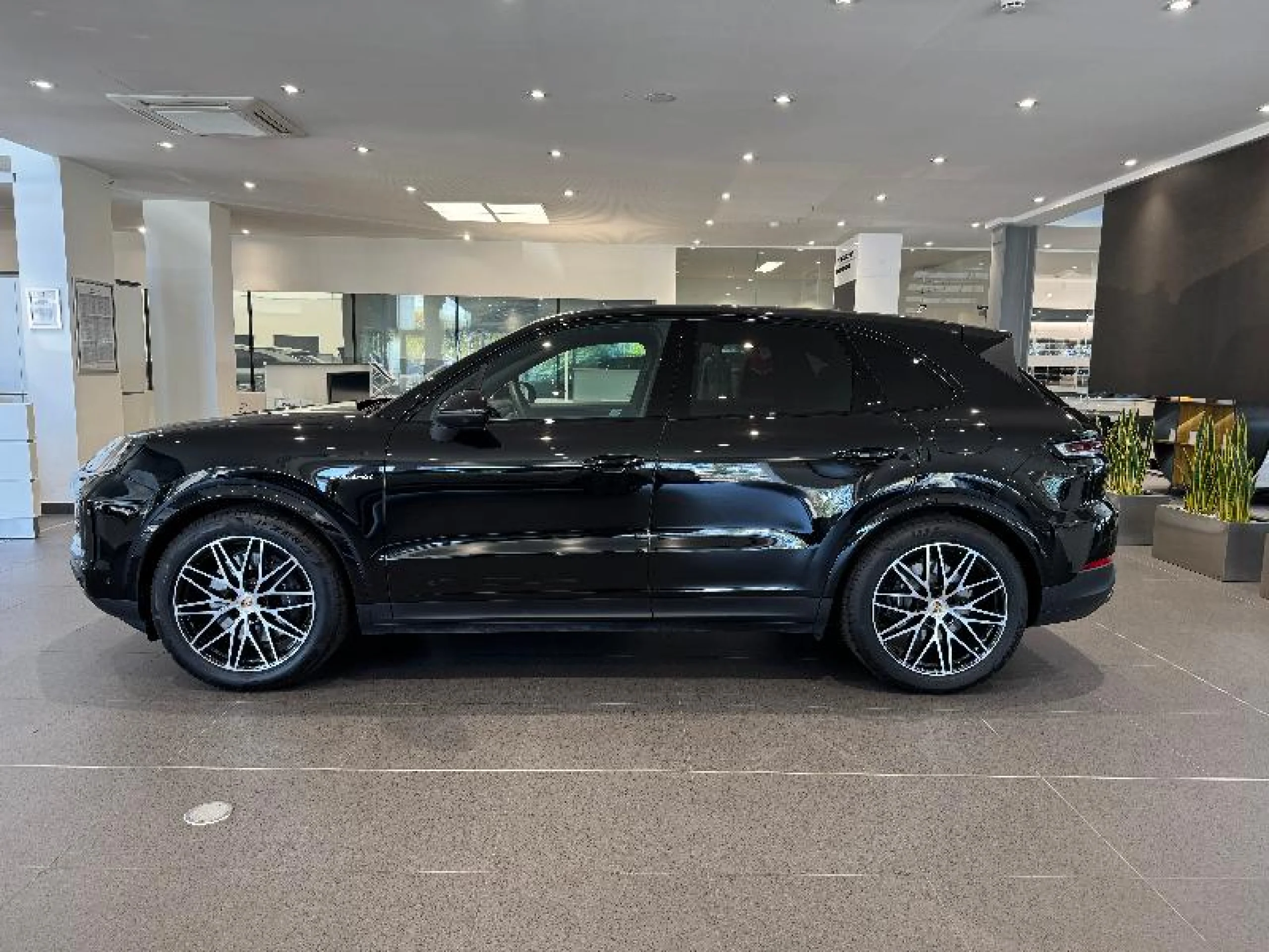 PORSCHE CAYENNE E HYBRID - Foto 2