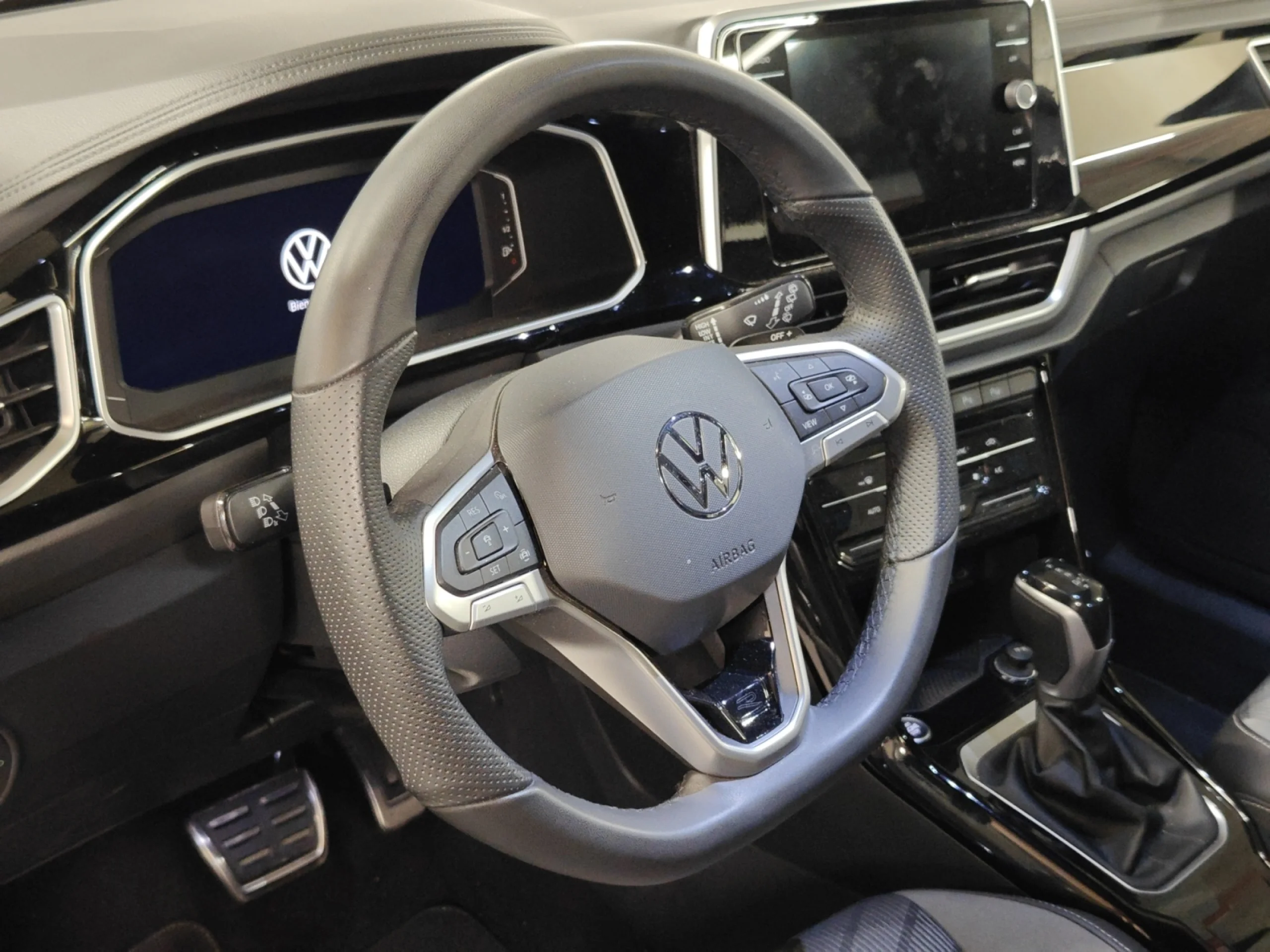 VOLKSWAGEN T ROC R LINE 1.5 TSI 110KW (150CV) DSG - Foto 9