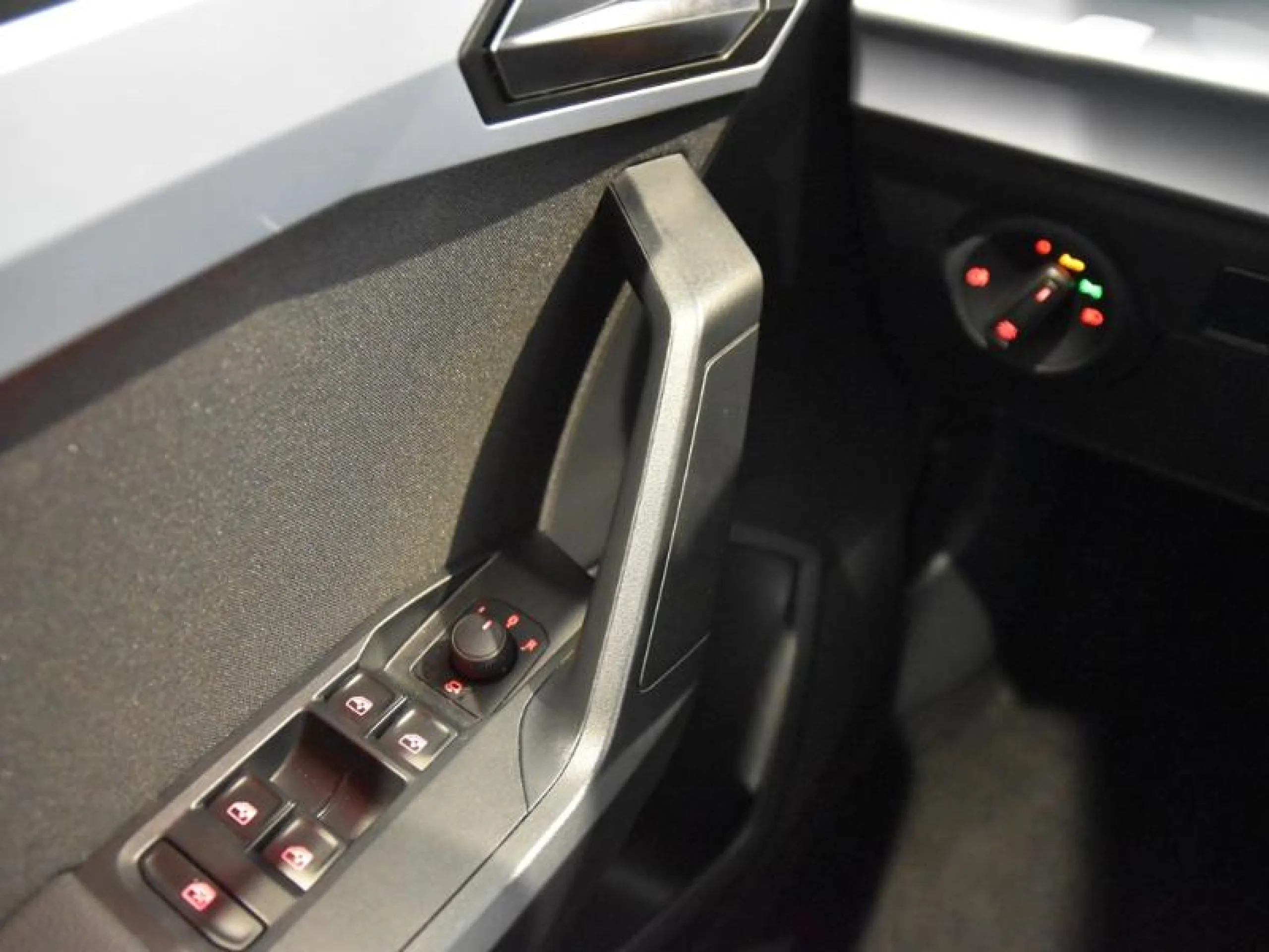 SEAT ARONA 1.0 TSI 85KW (115CV) FR SPECIAL EDITION - Foto 17