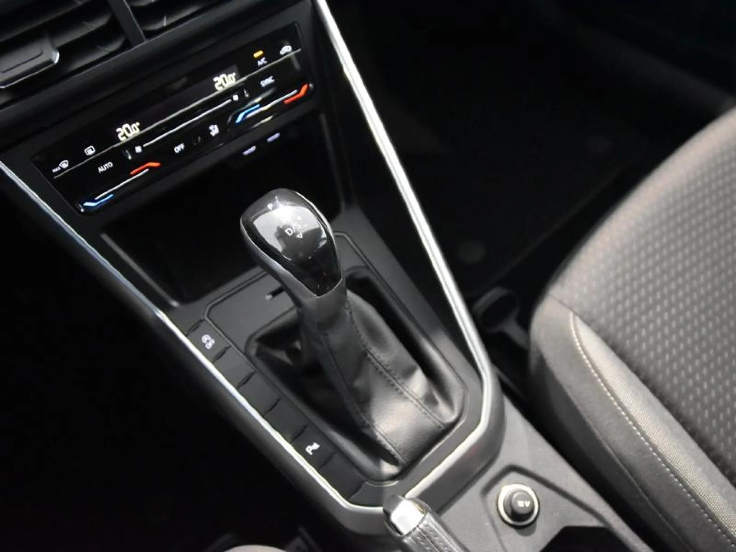 VOLKSWAGEN TAIGO LIFE 1.0 TSI 81KW (110CV) DSG - Foto 10