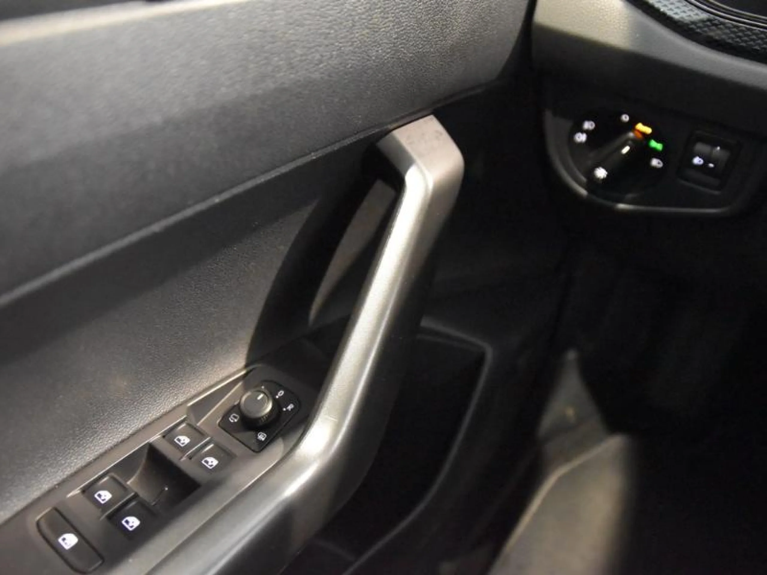 VOLKSWAGEN TAIGO LIFE 1.0 TSI 81KW (110CV) DSG - Foto 16