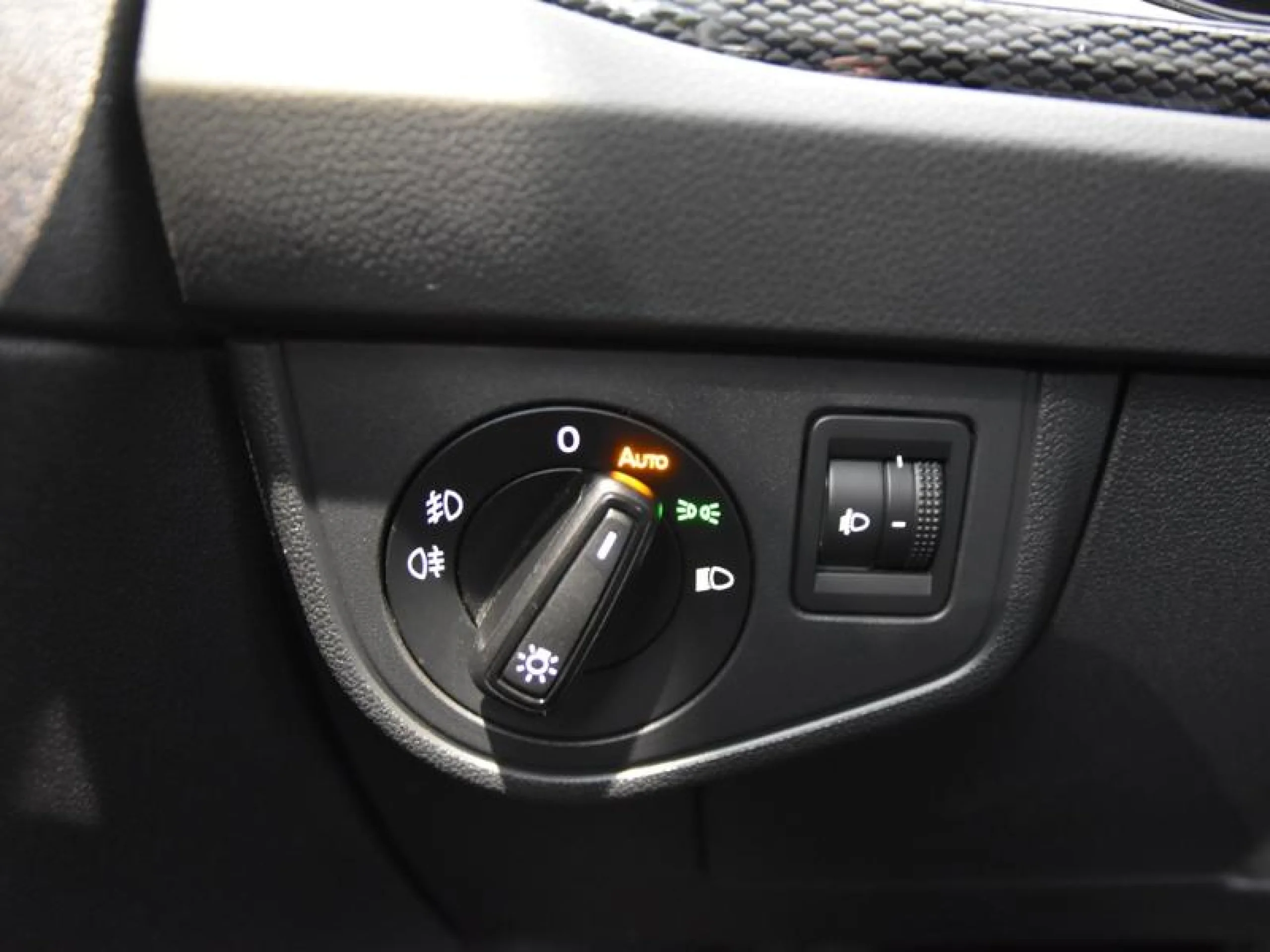 VOLKSWAGEN TAIGO LIFE 1.0 TSI 81KW (110CV) DSG - Foto 17