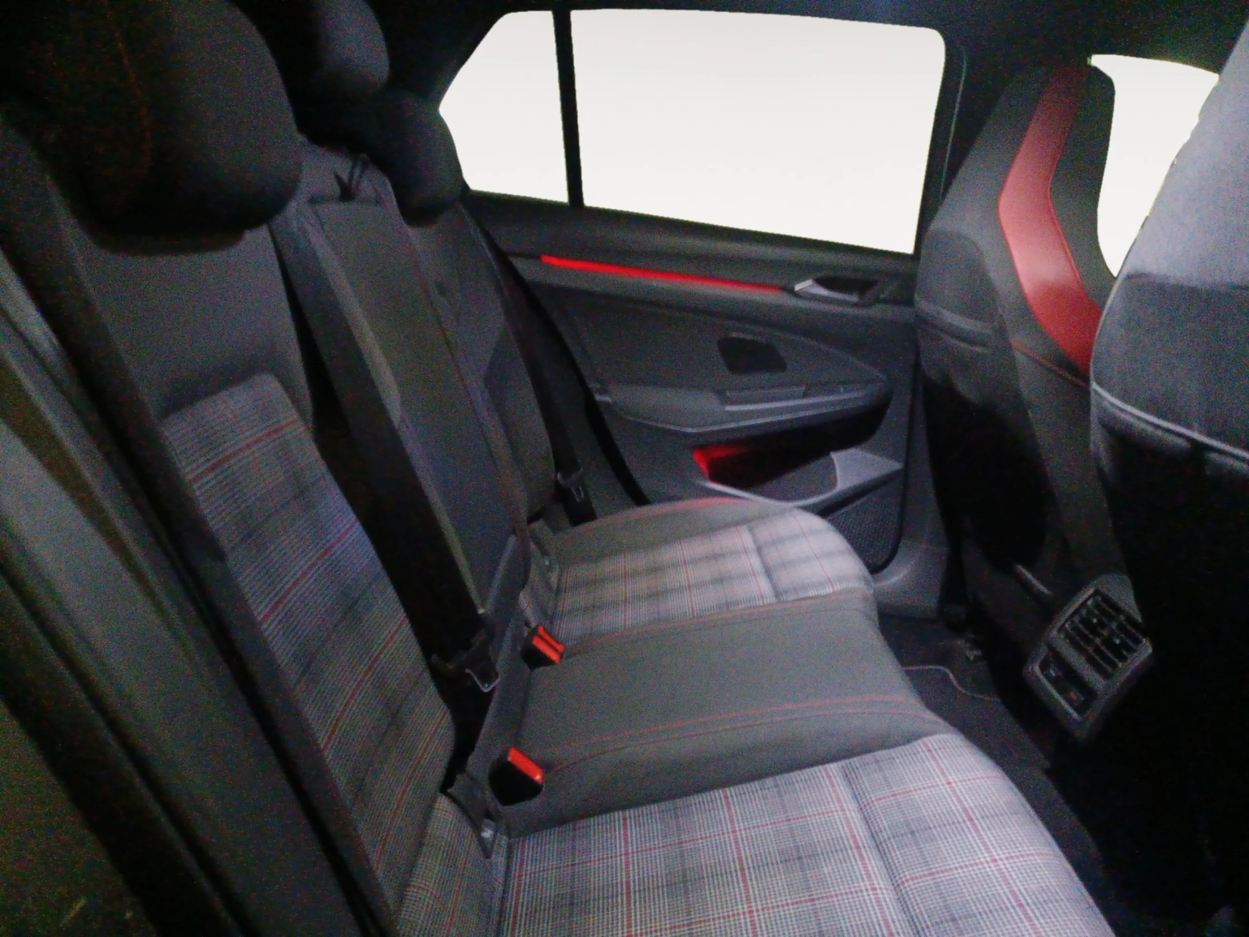 VOLKSWAGEN GOLF GTI 2.0 TSI 180KW (245CV) DSG - Foto 6