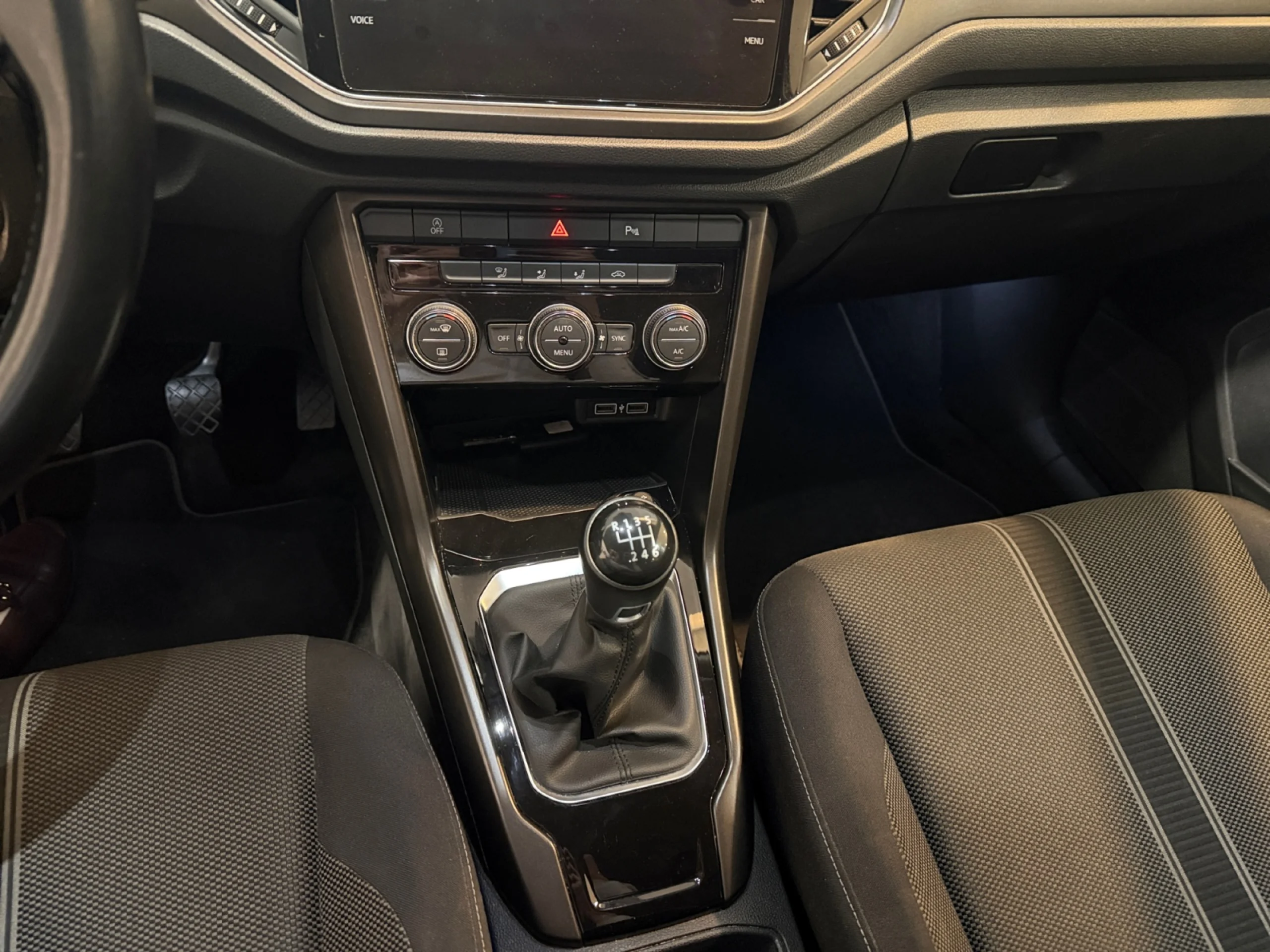 VOLKSWAGEN T ROC ADVANCE STYLE 1.0 TSI 85KW (115CV) - Foto 14