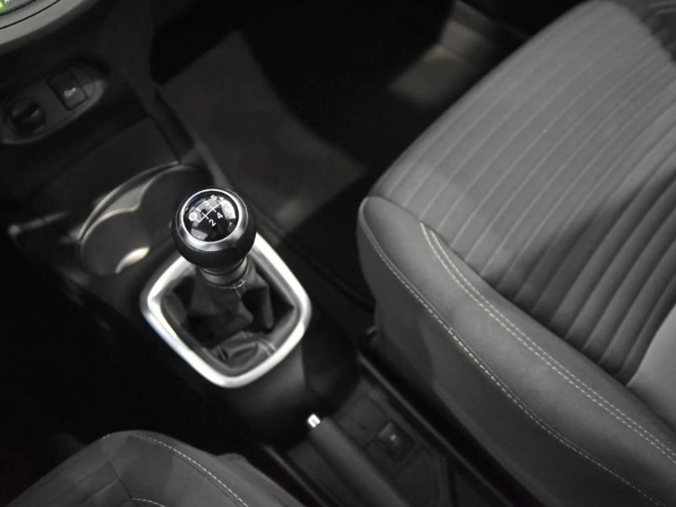 TOYOTA Yaris 1.5 110 ACTIVE - Foto 6