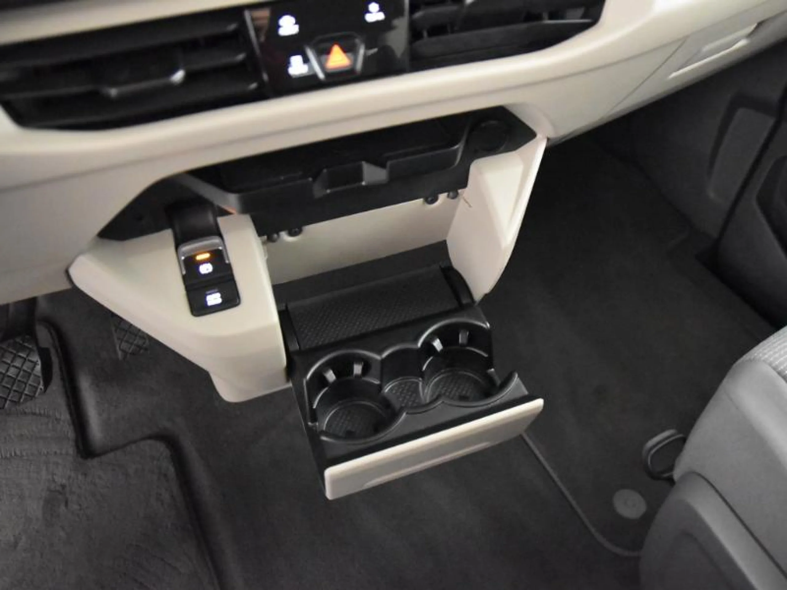VOLKSWAGEN Multivan 2.0 TDI 110KW (150CV) DSG B.CORTA - Foto 10