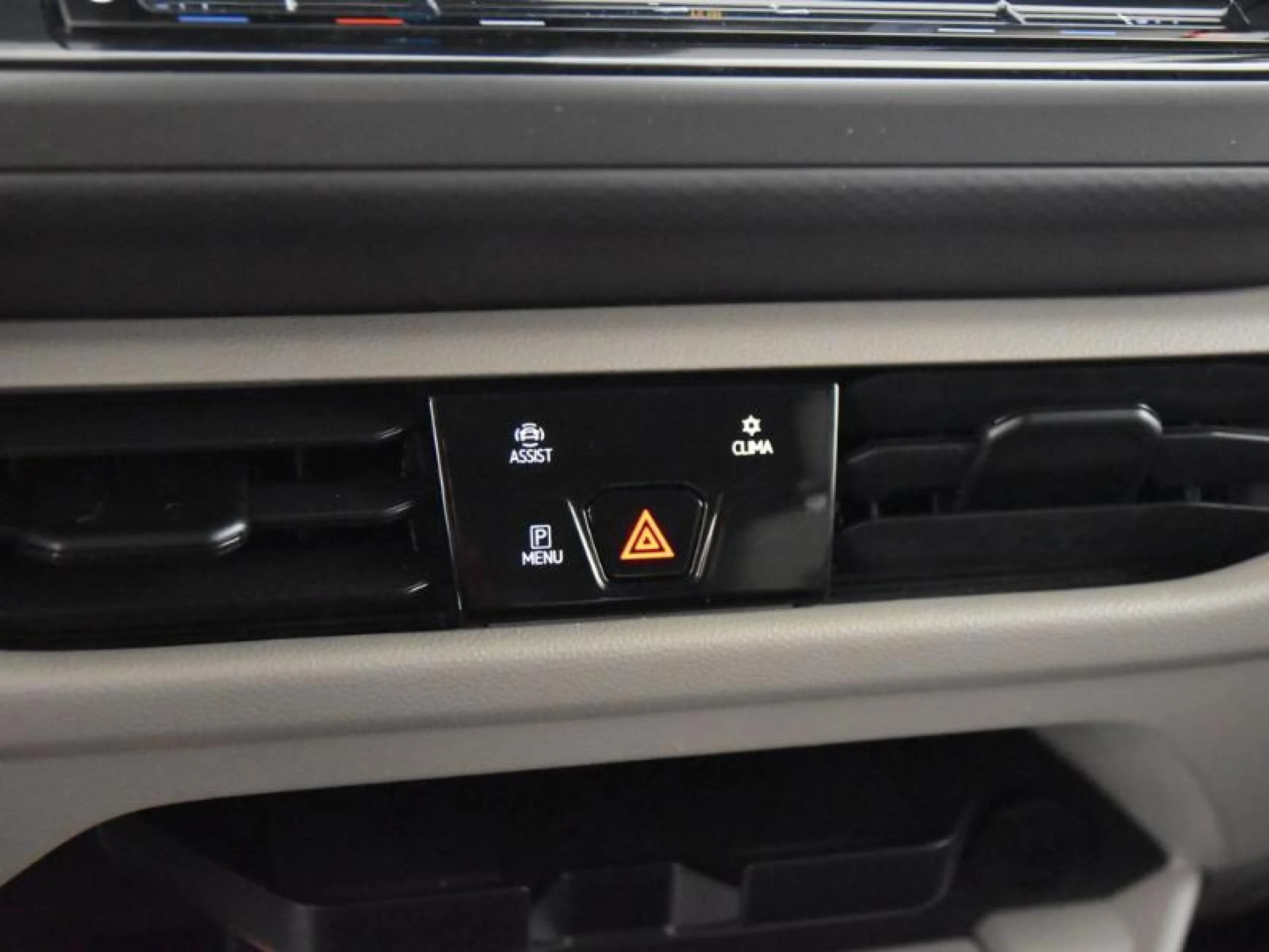 VOLKSWAGEN Multivan 2.0 TDI 110KW (150CV) DSG B.CORTA - Foto 11