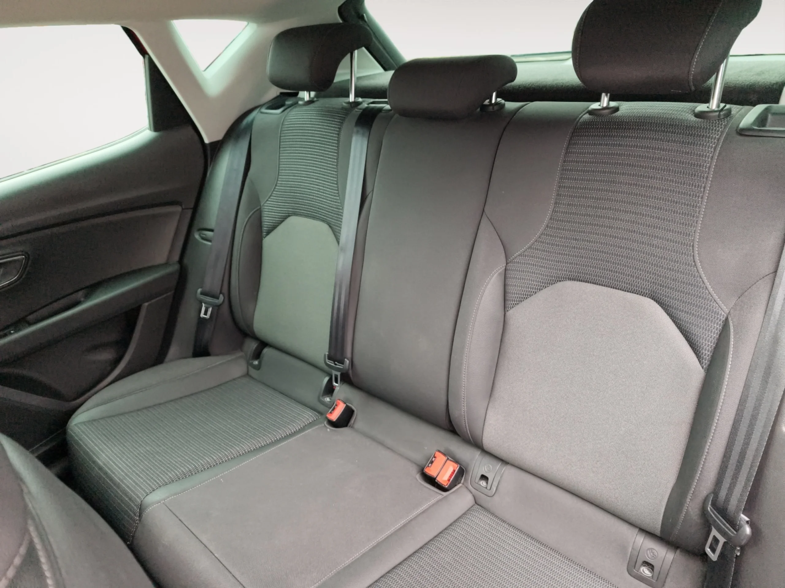 SEAT LEON 1.5 ECOTSI 96KW (130CV) ST&SP STYLE - Foto 6