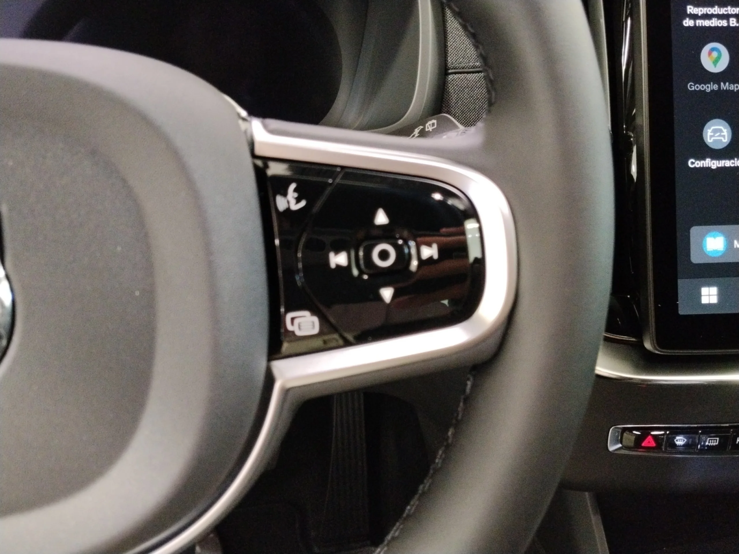VOLVO XC90 2.0 T8 AWD BE PLUS RECHARGE AUTO - Foto 13