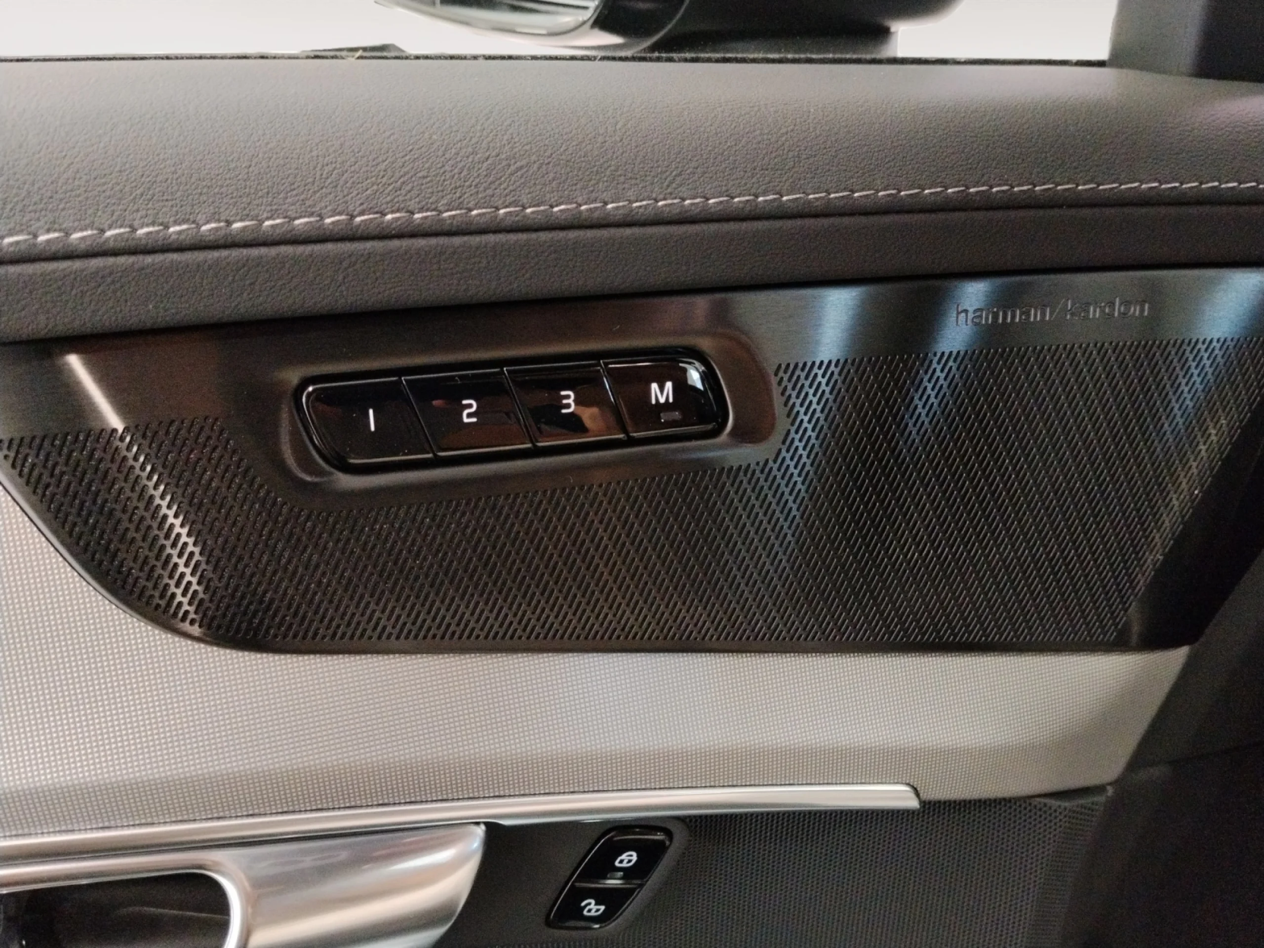 VOLVO XC90 2.0 T8 AWD BE PLUS RECHARGE AUTO - Foto 15