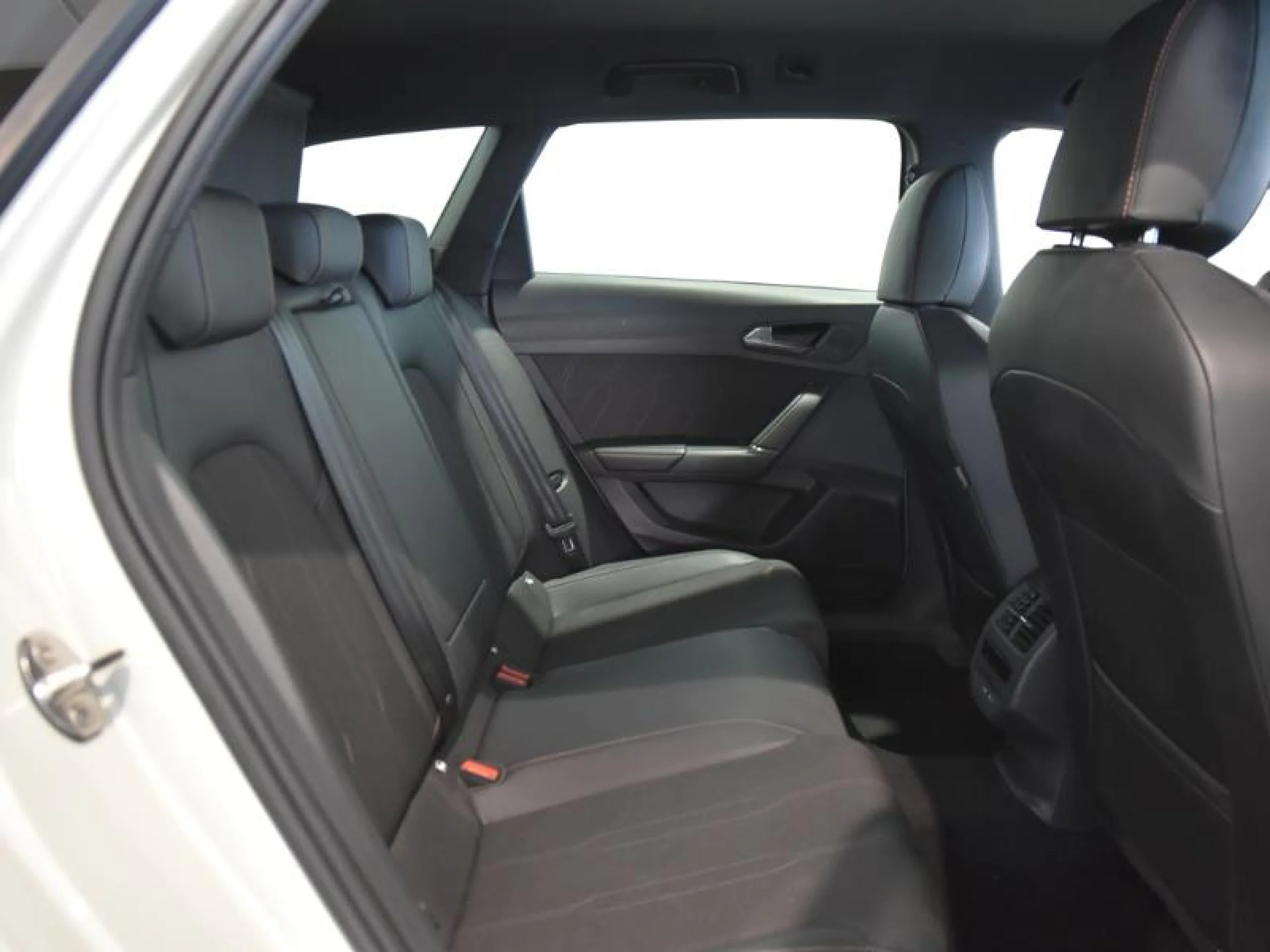 CUPRA LEON SP 1.5 ETSI 110KW (150CV) DSG - Foto 6