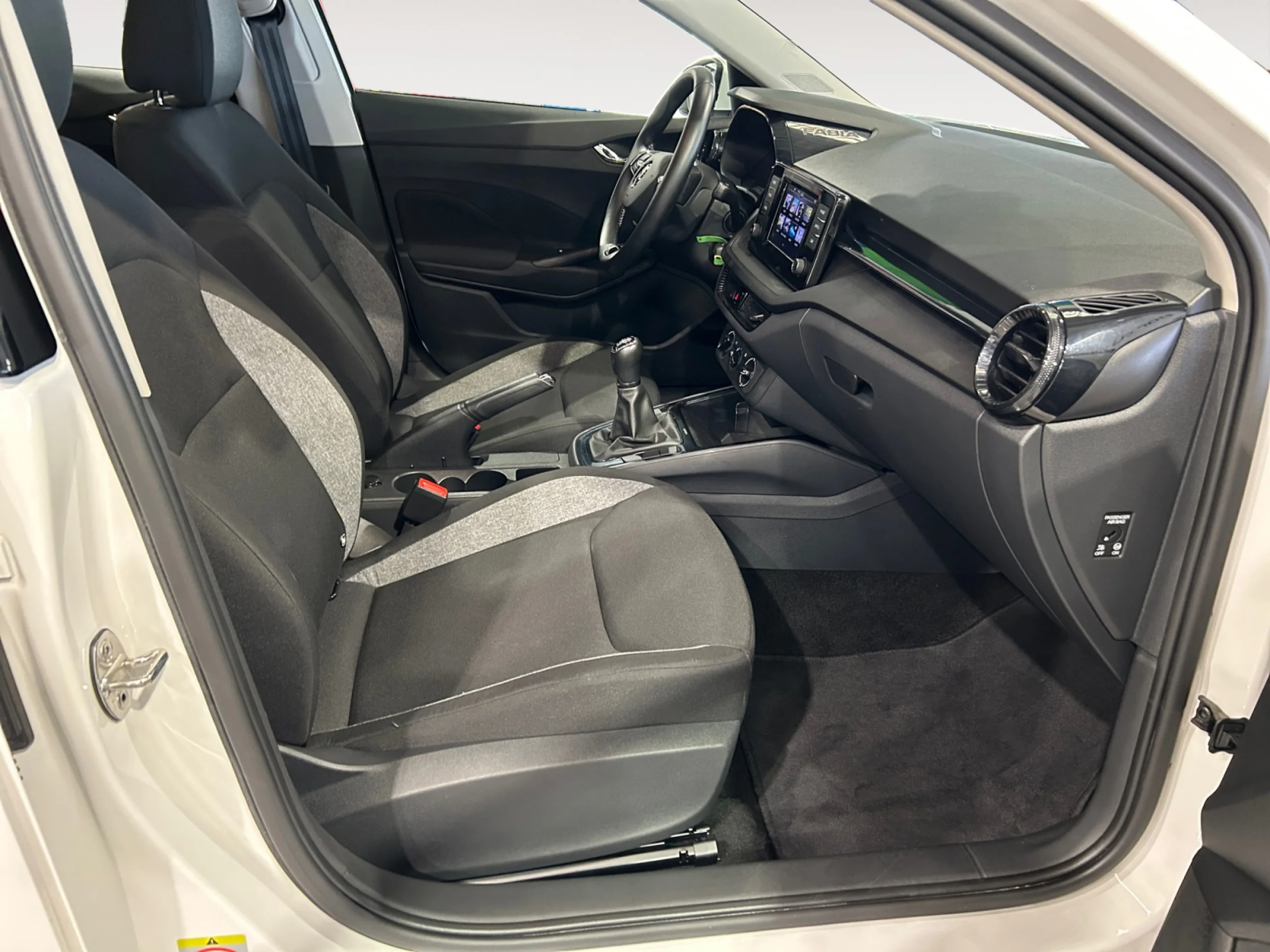 SKODA FABIA 1.0 MPI 59KW (80CV) ACTIVE - Foto 5