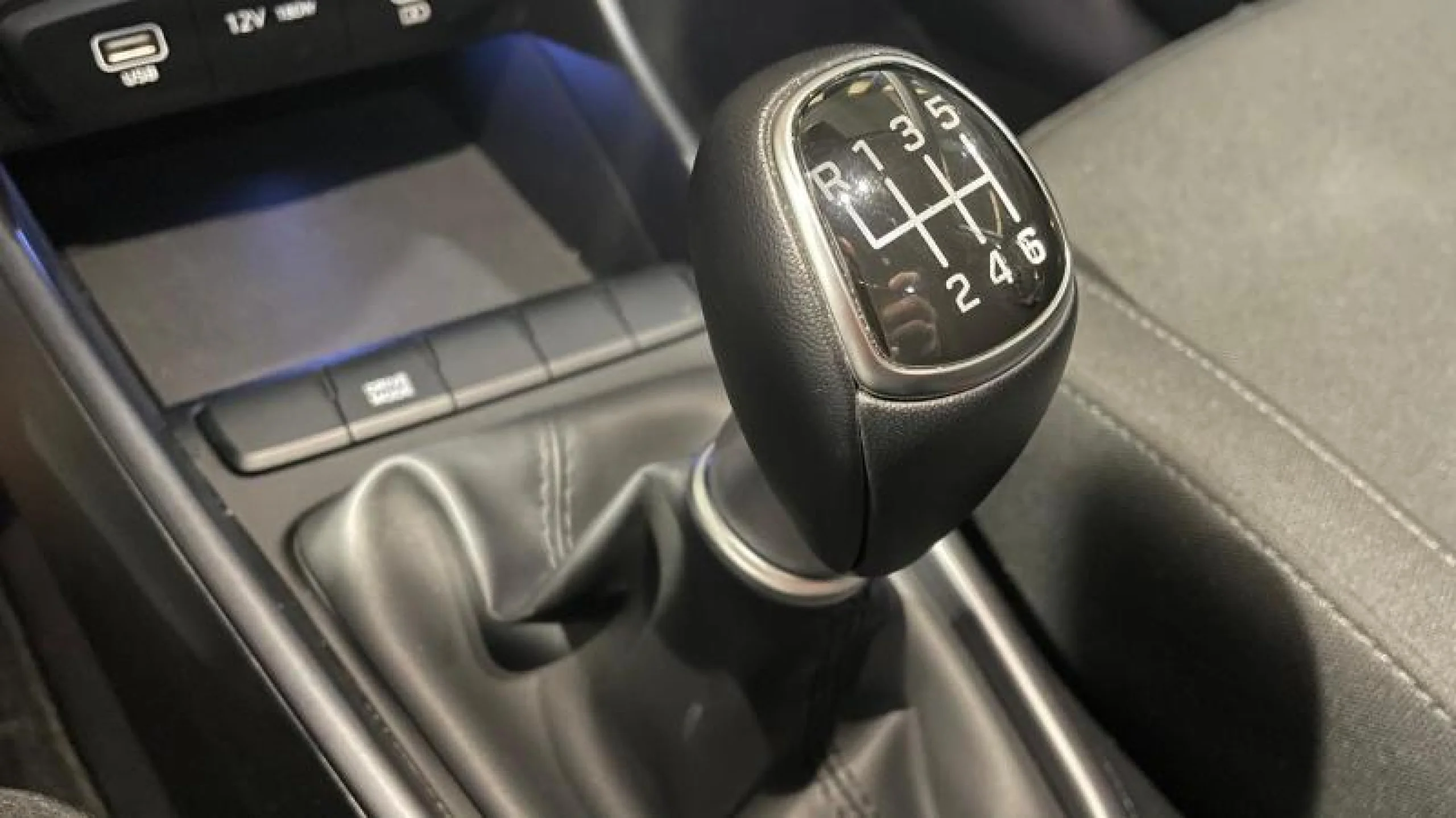 HYUNDAI BAYON 1.0 TGDI 74KW (100CV) 48V MAXX - Foto 17