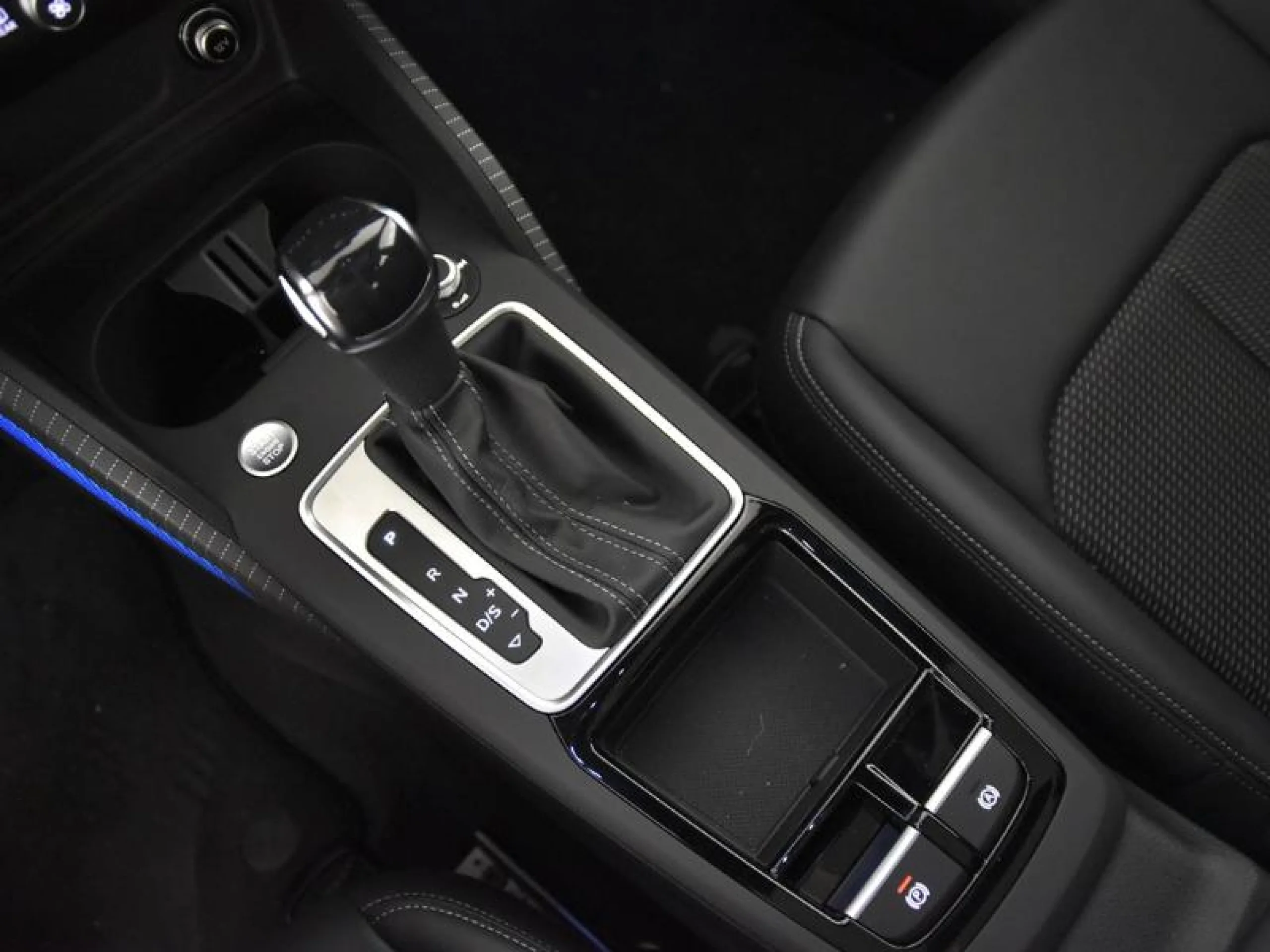 AUDI Q2 ADRENALIN EDITION 35 TFSI 110KW S TRONIC - Foto 12