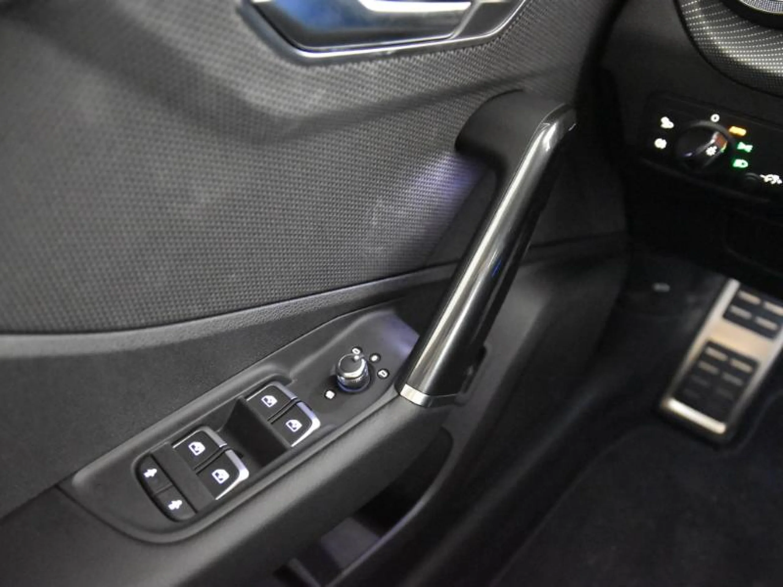 AUDI Q2 ADRENALIN EDITION 35 TFSI 110KW S TRONIC - Foto 18