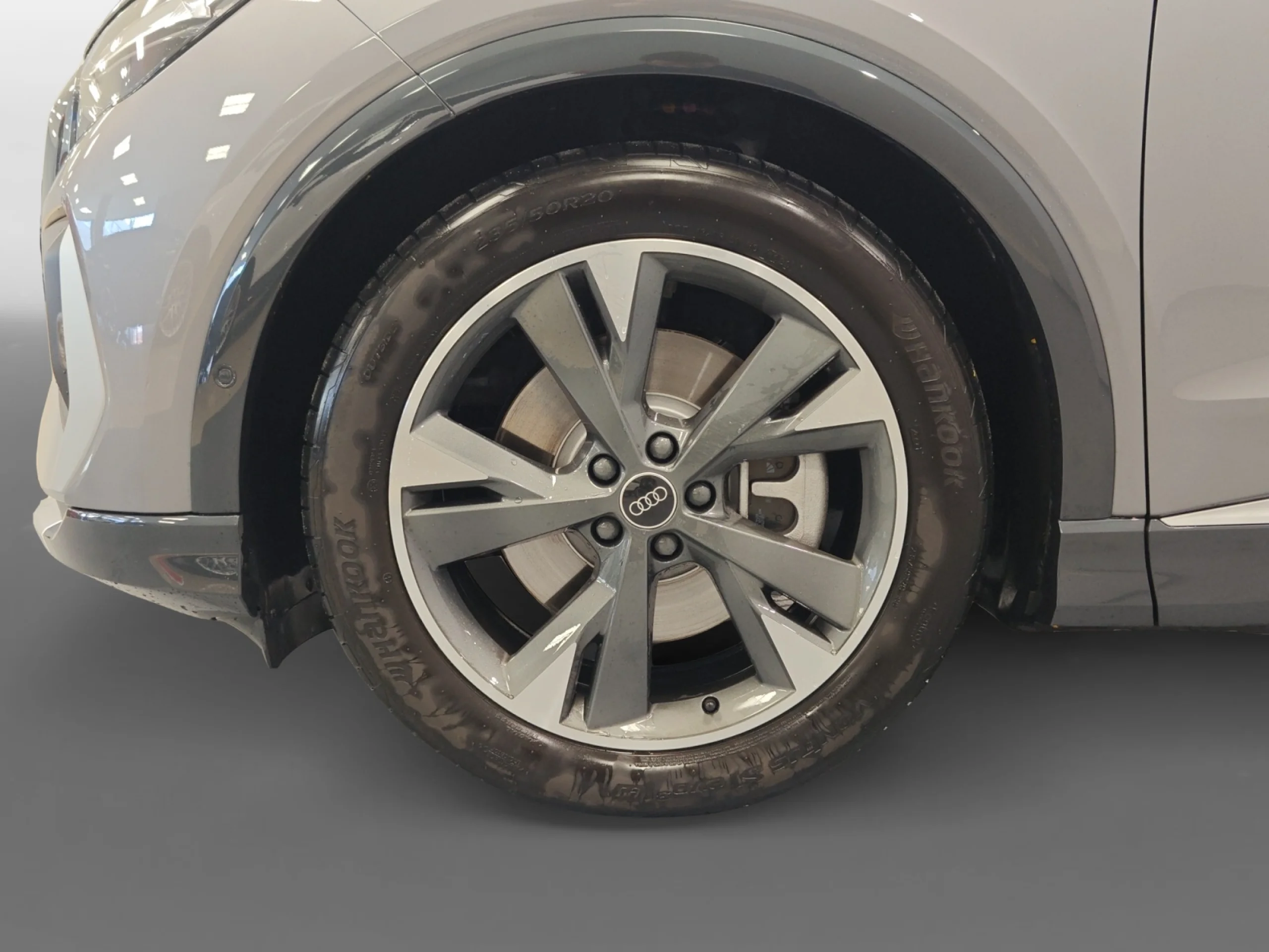 AUDI Q4 E TRON GENUINE EDITION 45 E TRON 210KW 82KWH - Foto 8