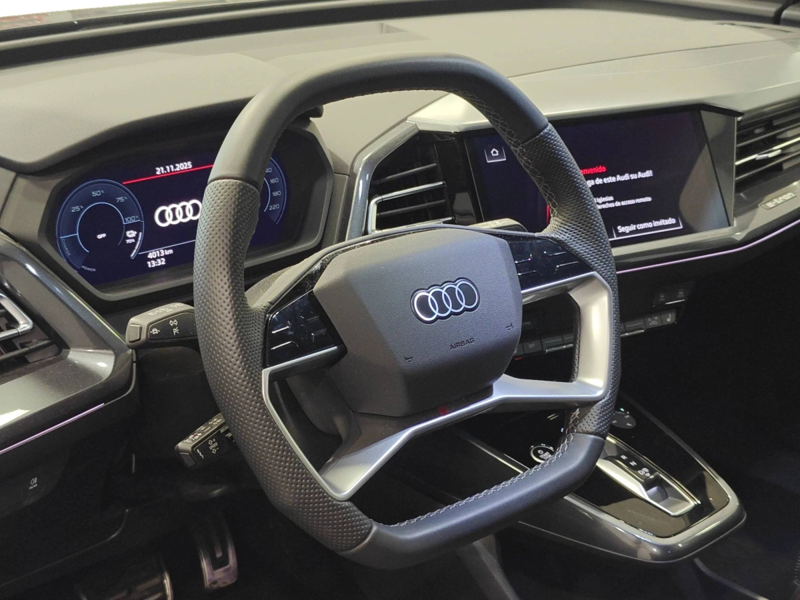 AUDI Q4 E TRON GENUINE EDITION 45 E TRON 210KW 82KWH - Foto 9