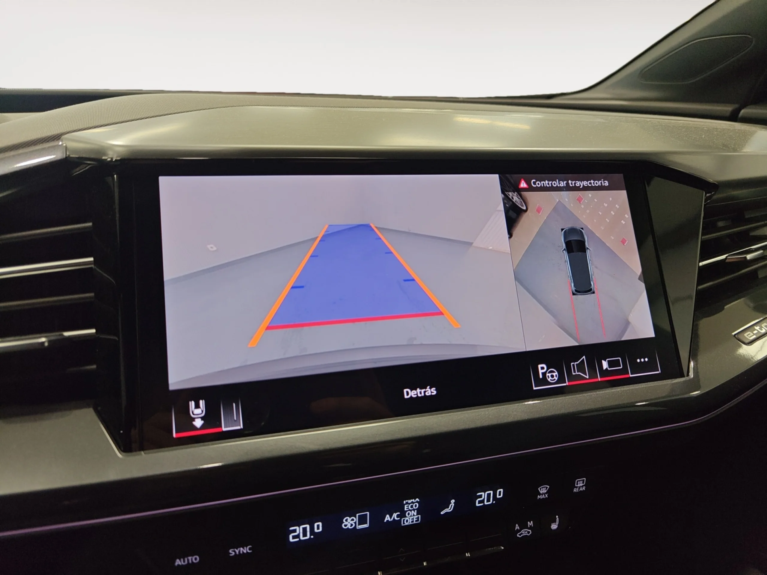 AUDI Q4 E TRON GENUINE EDITION 45 E TRON 210KW 82KWH - Foto 16