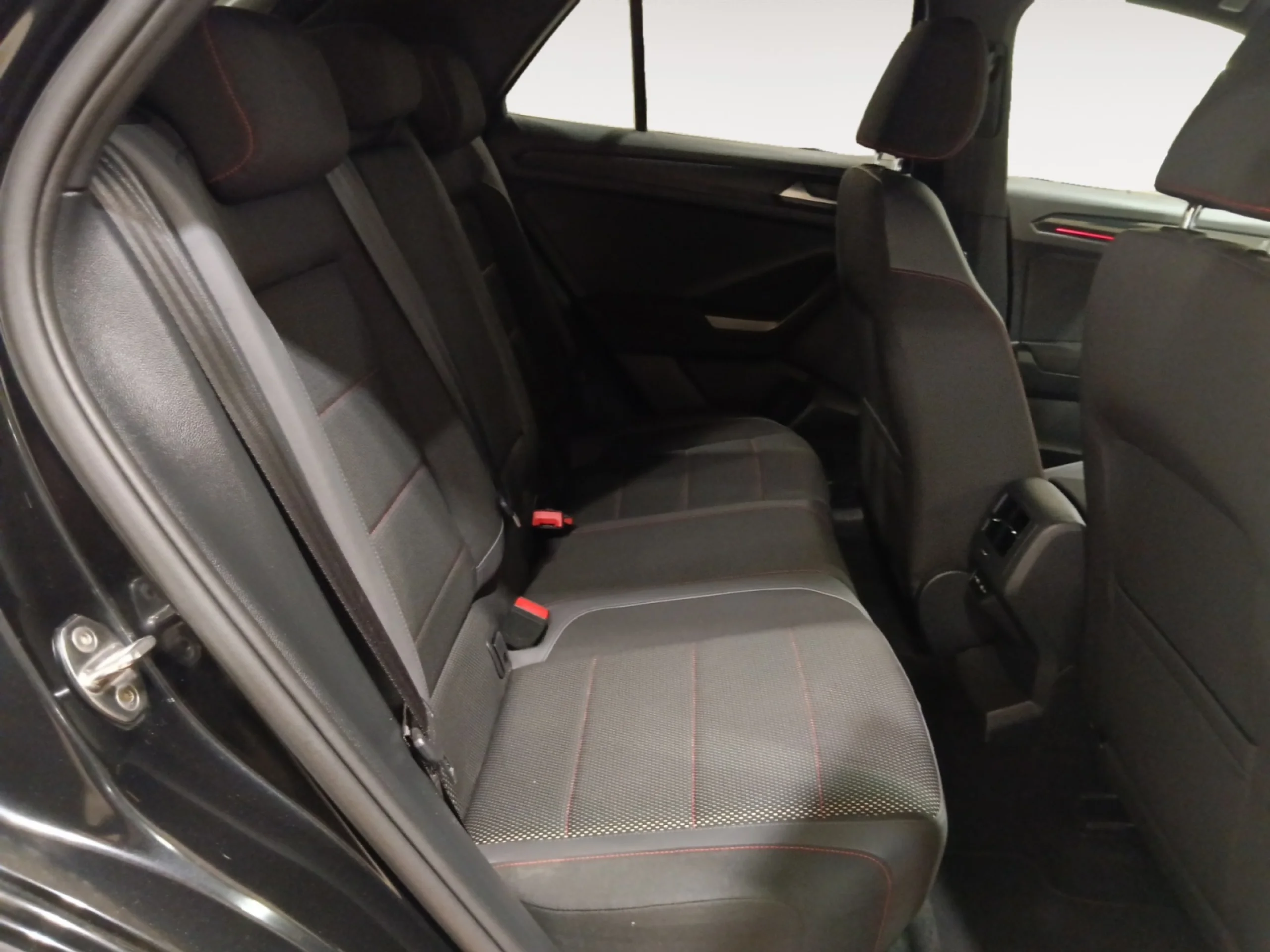 VOLKSWAGEN T ROC 1.5 TSI SPORT - Foto 6