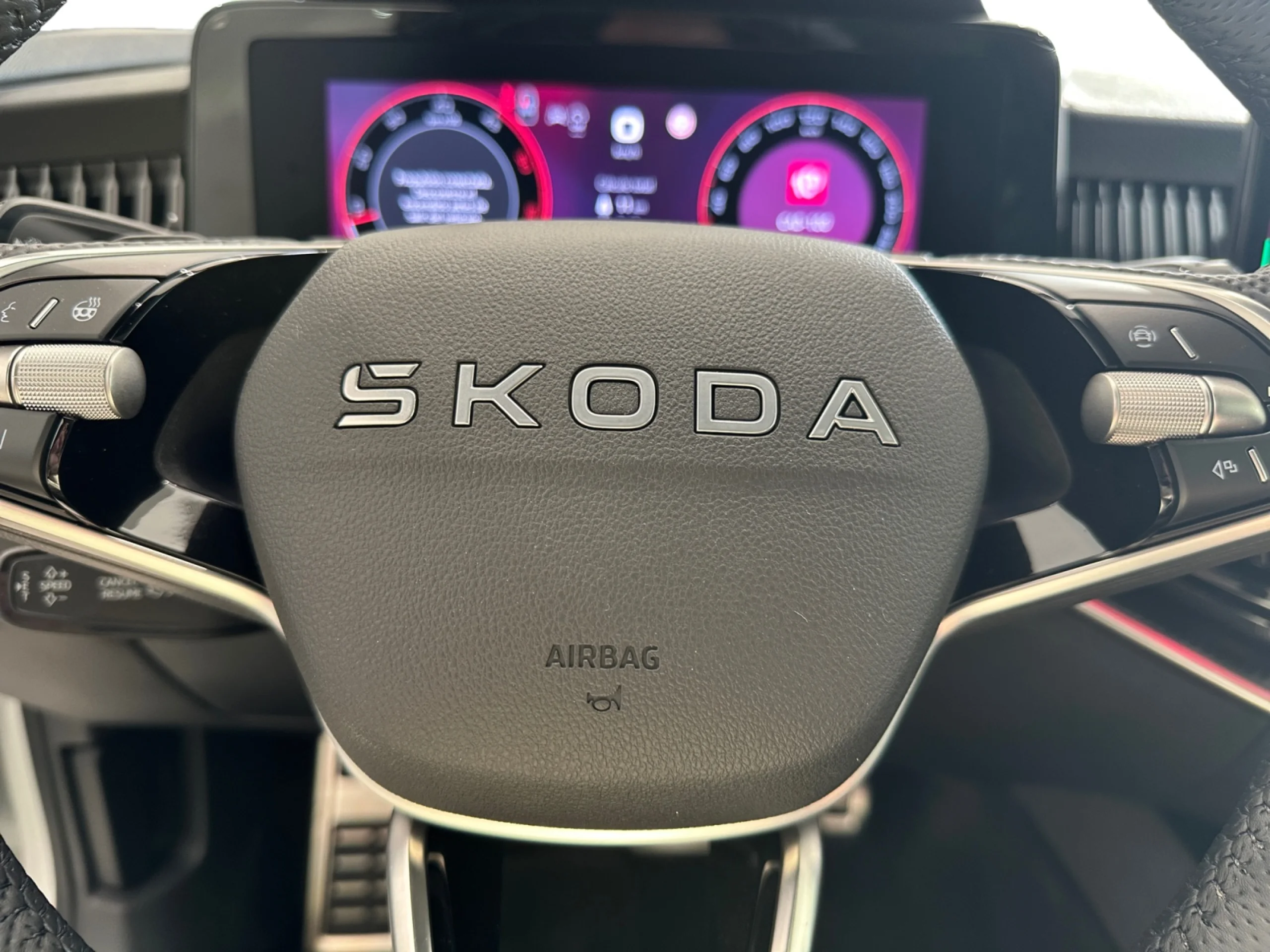SKODA Superb COMBI 2.0 TDI 110KW DSG SPORTLINE - Foto 9