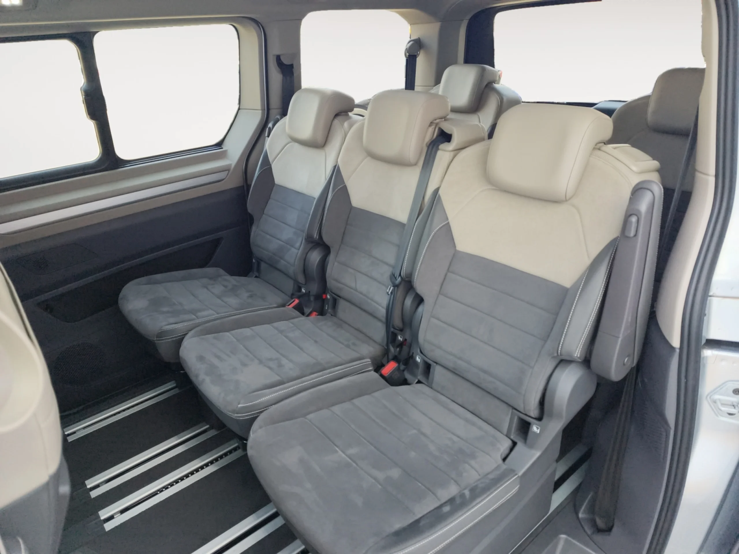 VOLKSWAGEN Multivan LIFE PHEV 1.4 TSI 160KW (218CV) DSG BC - Foto 6