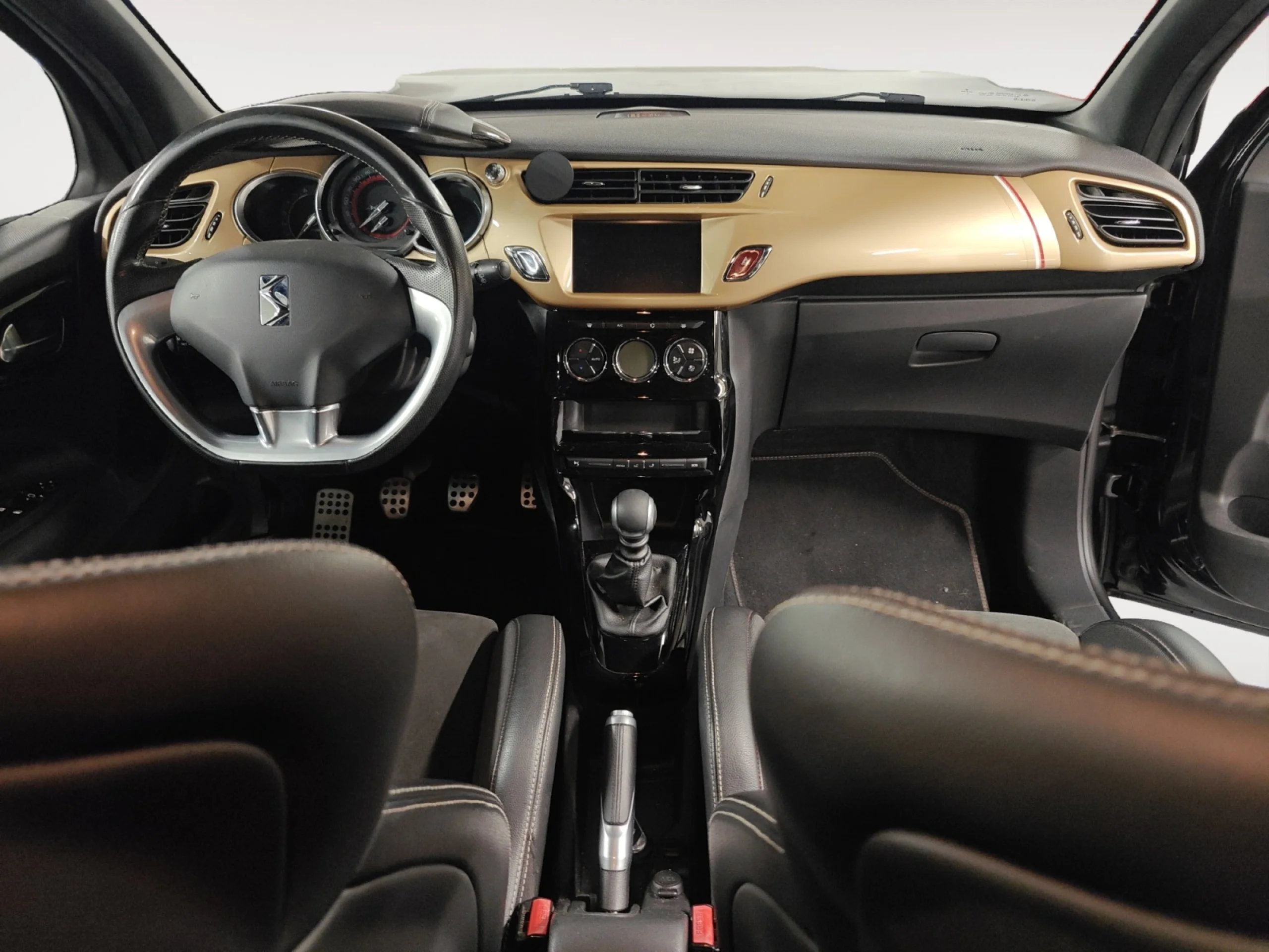 DS DS 3 PERFORMANCE BLACK SPECIAL - Foto 4