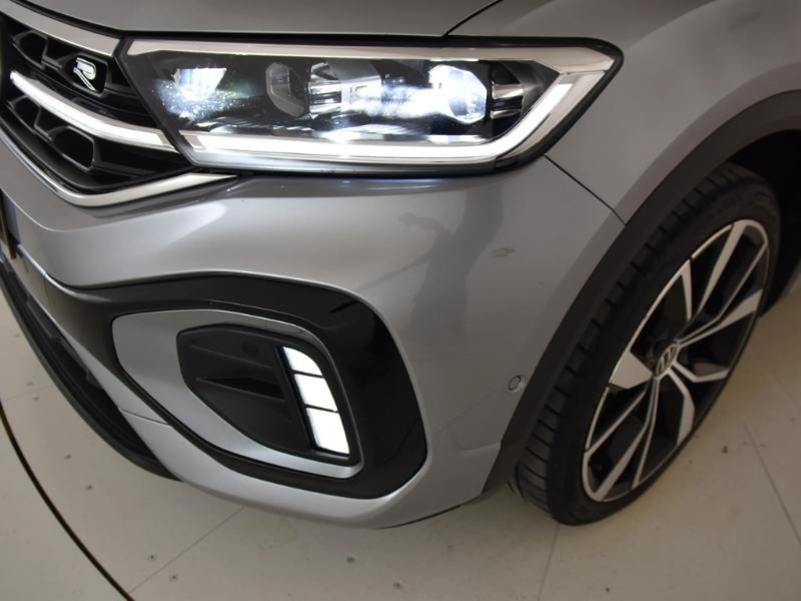 VOLKSWAGEN T ROC R LINE 1.5 TSI 110KW (150CV) - Foto 20