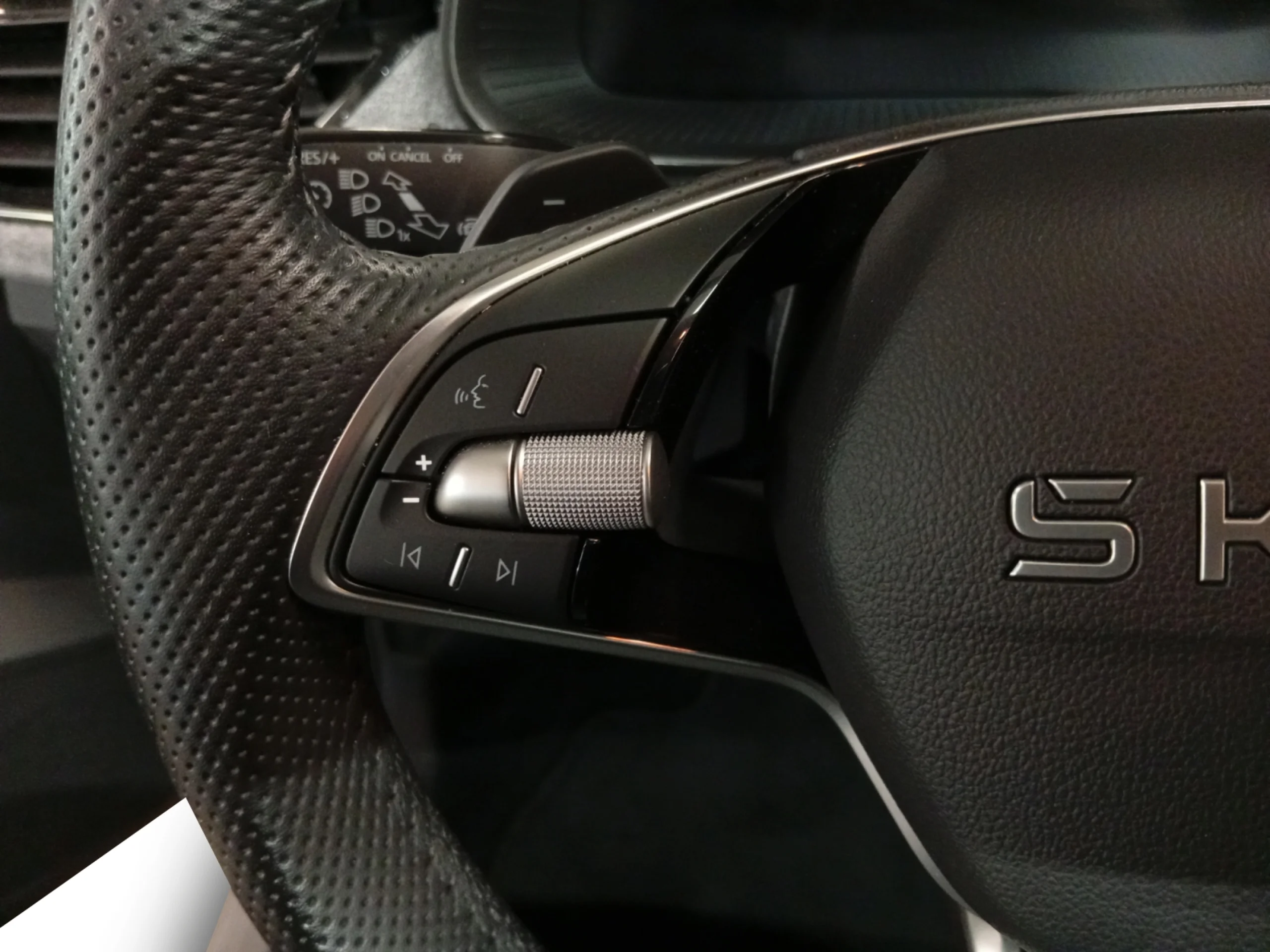 SKODA SCALA 1.5 TSI 110 KW (150 CV) DSG SELECTION - Foto 11