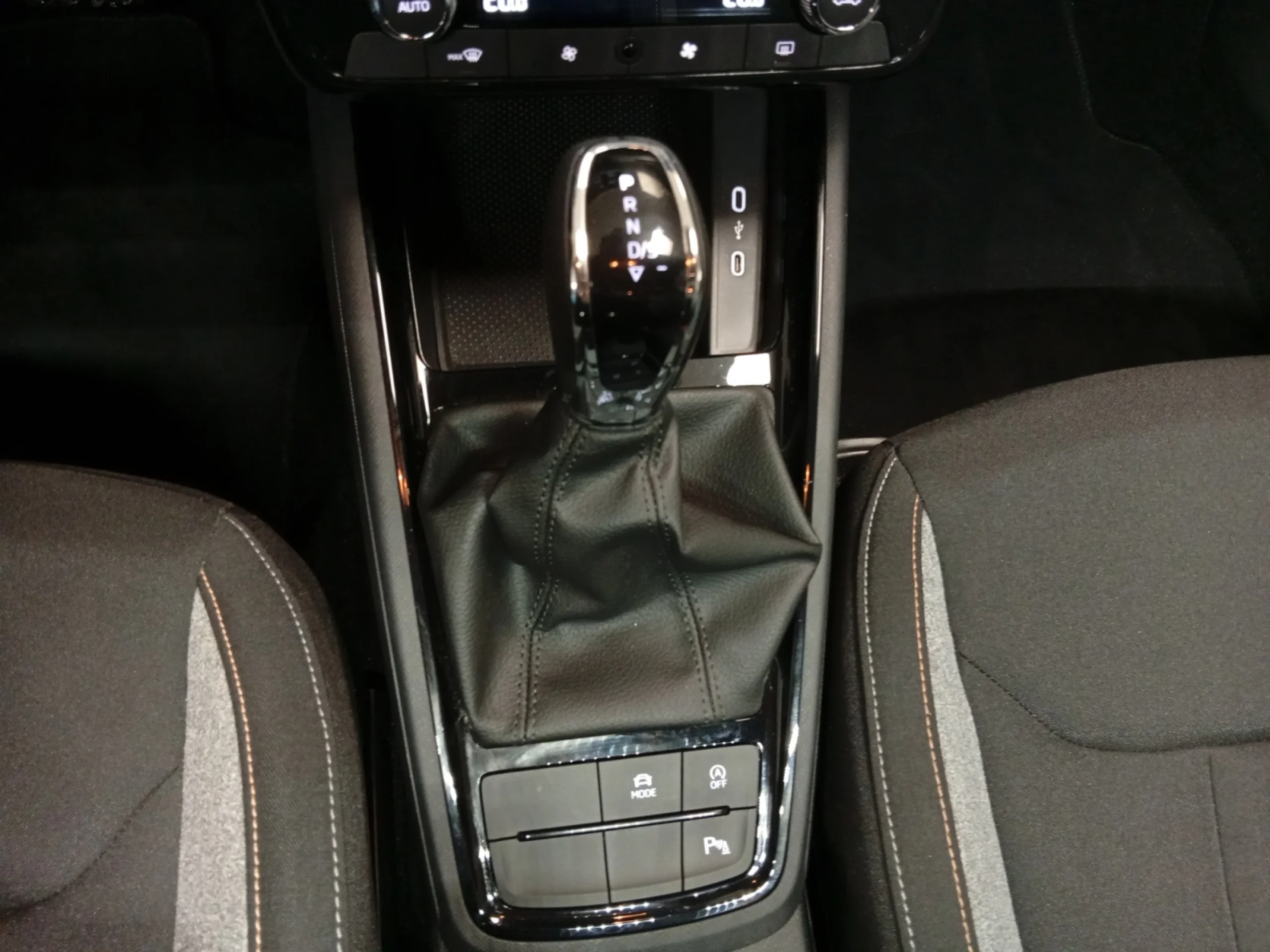 SKODA SCALA 1.5 TSI 110 KW (150 CV) DSG SELECTION - Foto 16