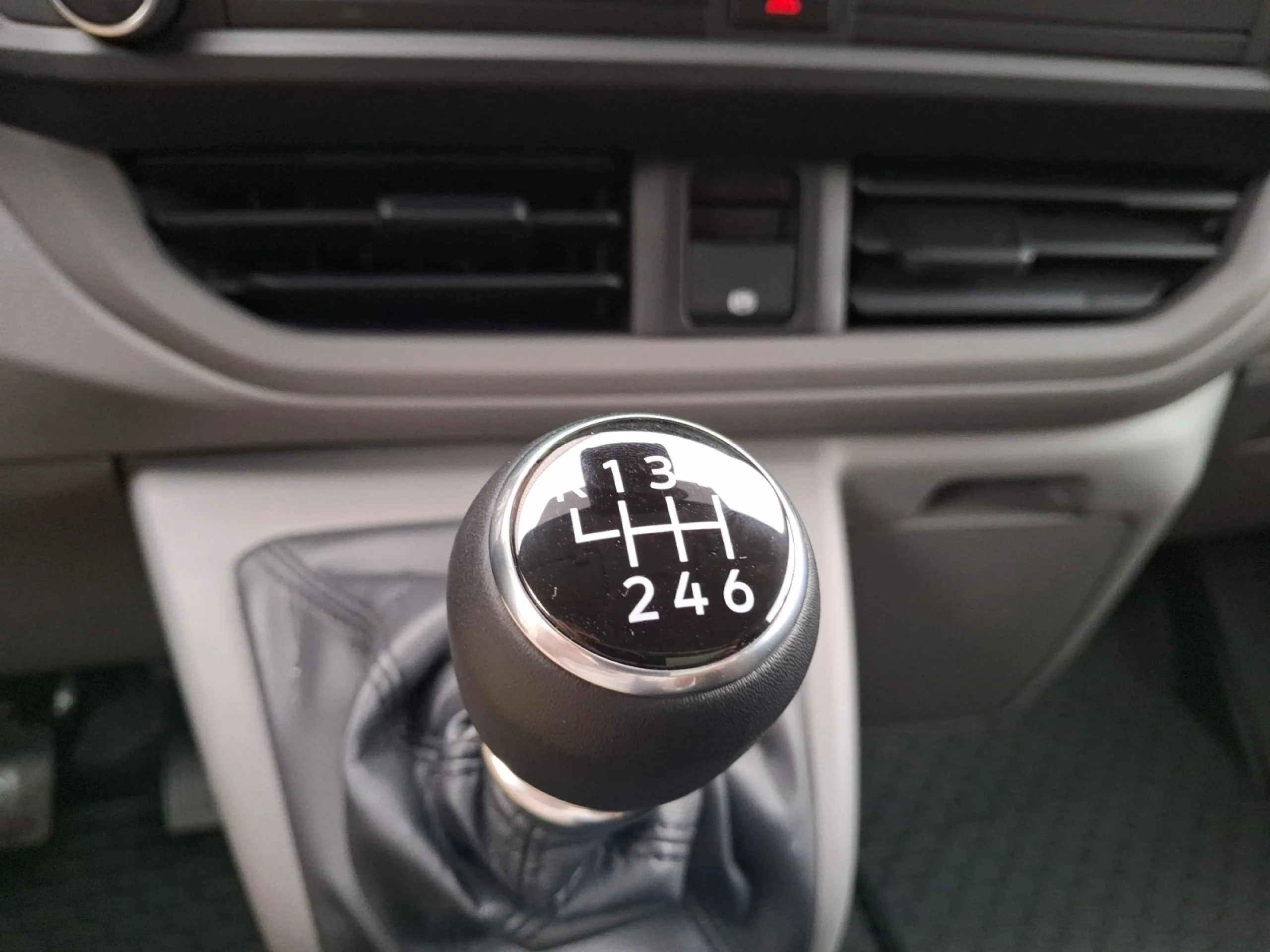 VW COMERCIALES CARAVELLE CARAVELLE   CARAVELLE  BATALLA CORTA  2.0 TDI 81 KW (110 CV) 6 VEL. - Foto 13