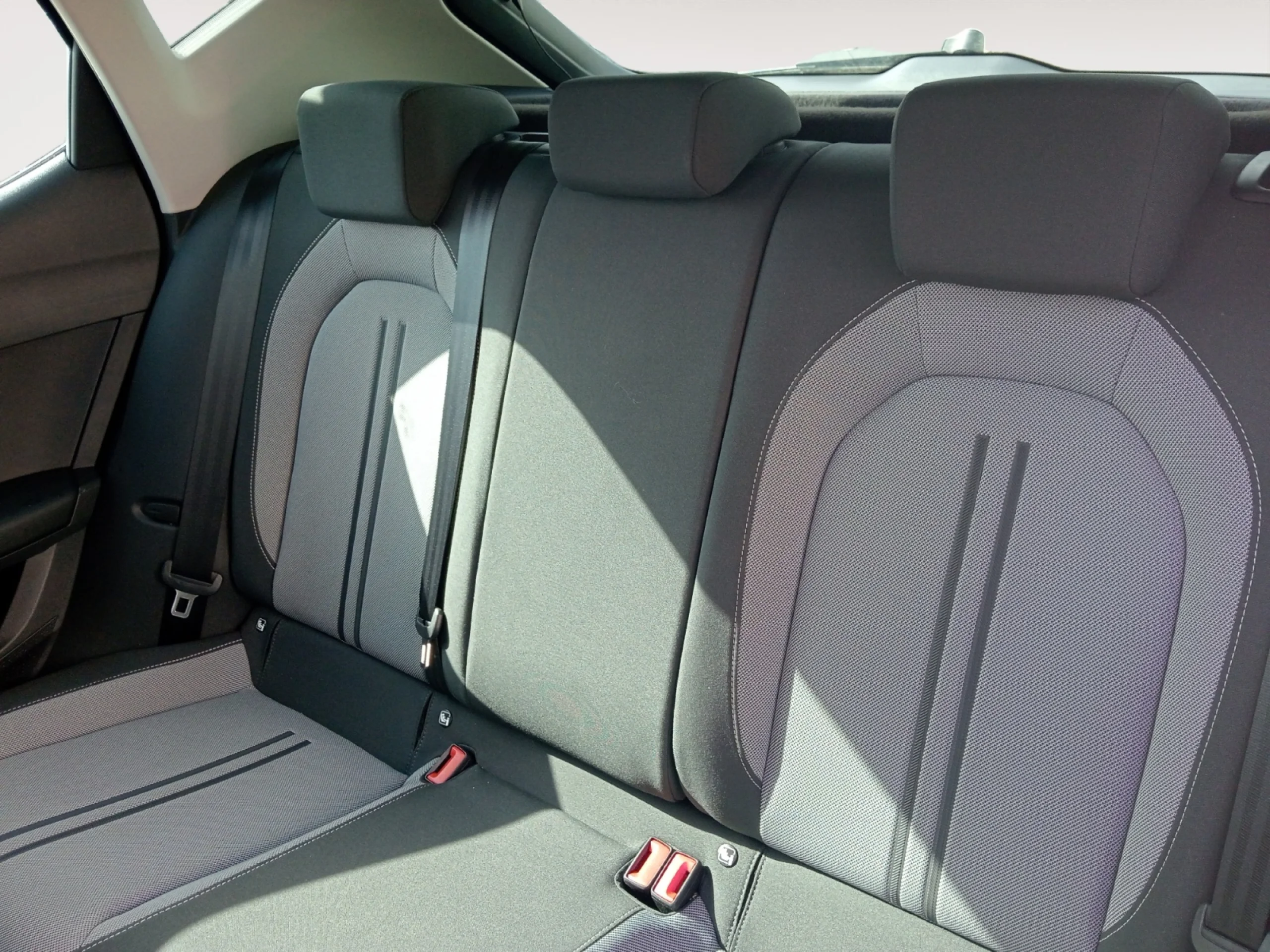SEAT LEON 1.5 TSI 96KW S&S STYLE - Foto 6