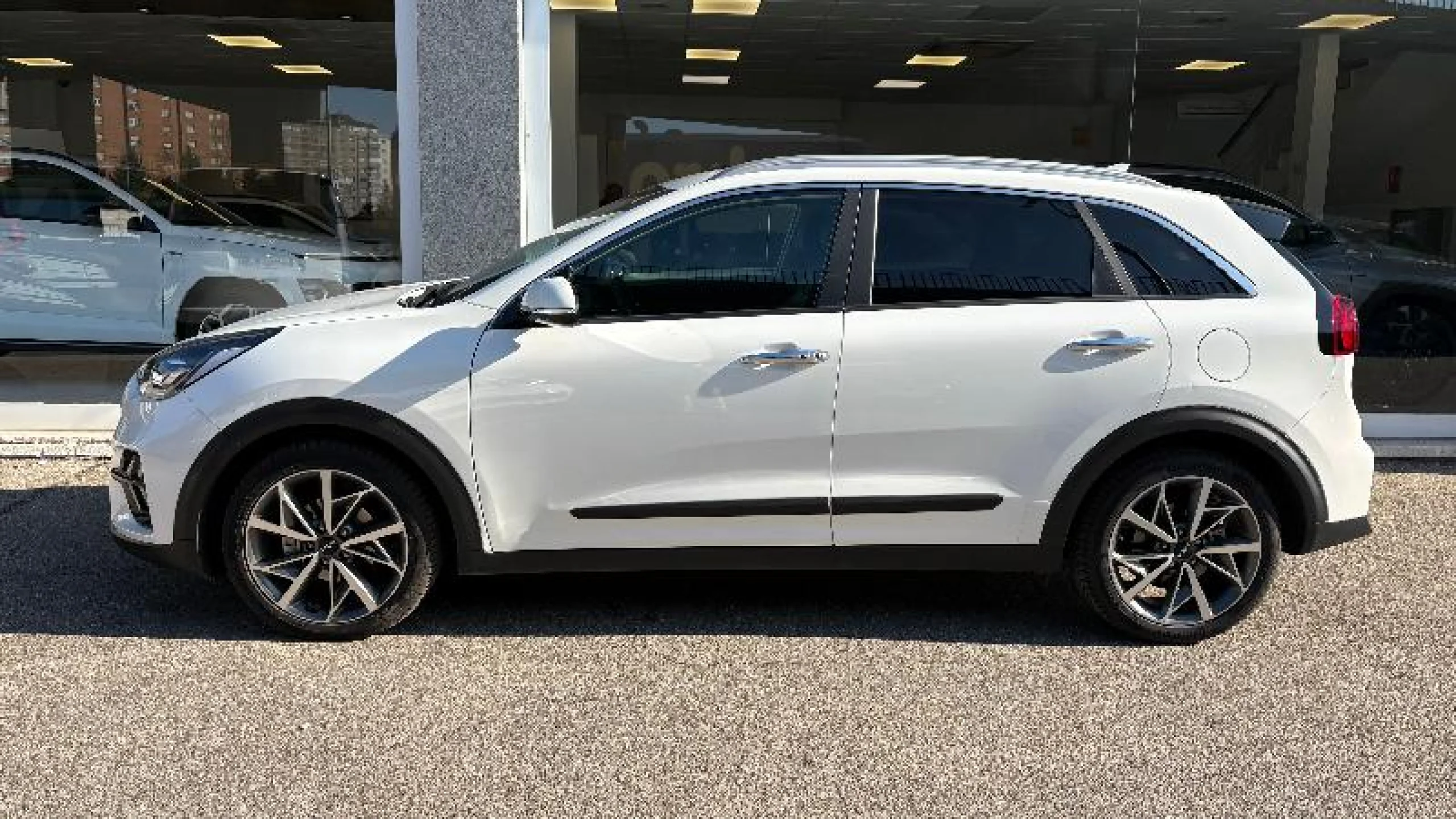 KIA Niro 1.6 GDI HEV 104KW (141CV) EMOTION - Foto 11