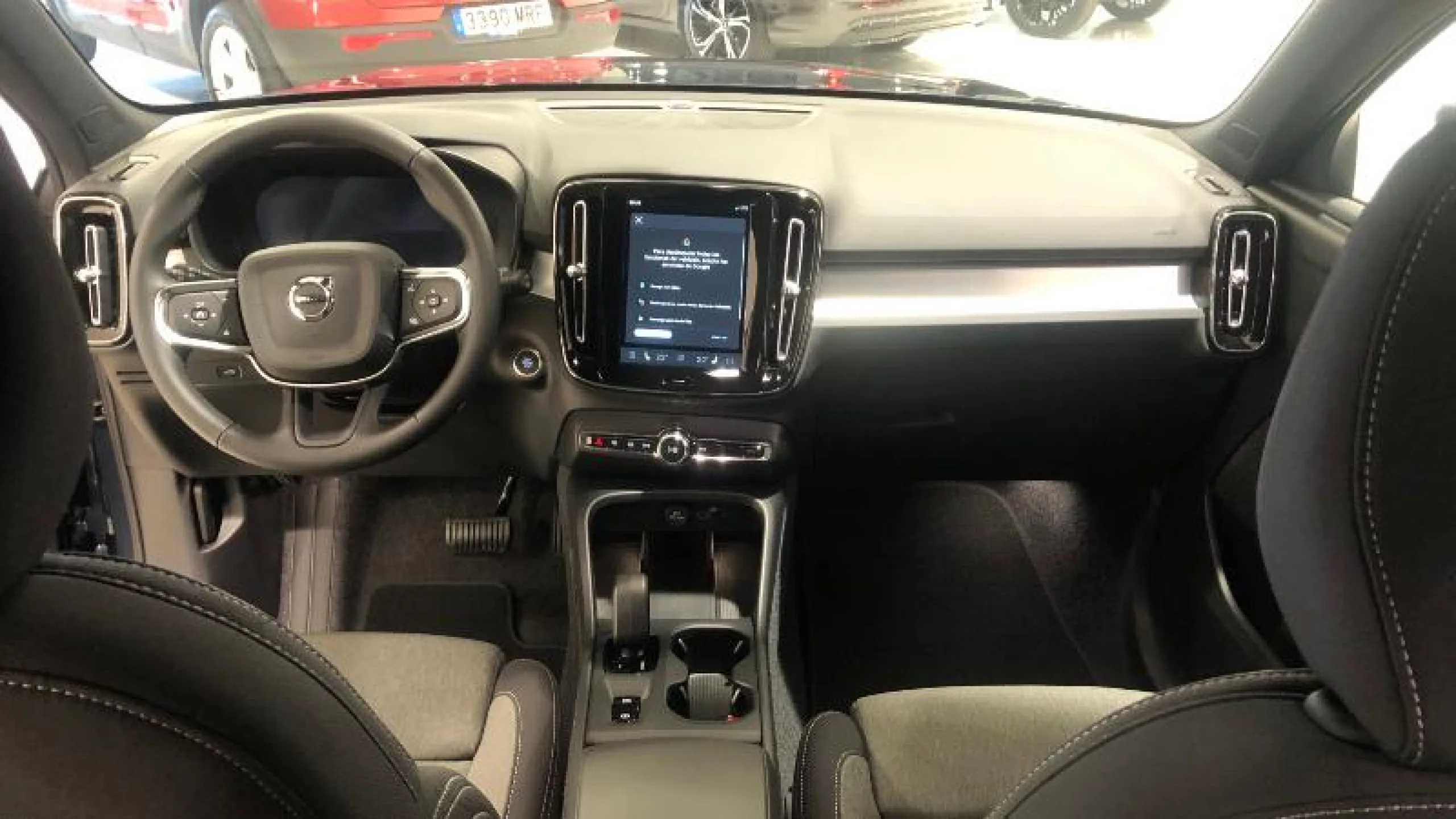 VOLVO XC40 2.0 B3 G CORE AUTO - Foto 5