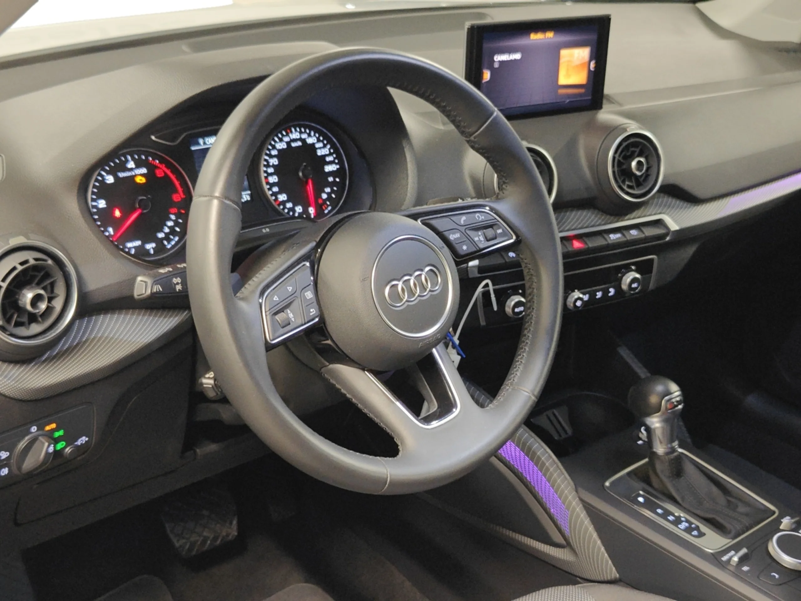 AUDI Q2 BLACK LINE 35 TDI 110KW (150CV) S TRONIC - Foto 9
