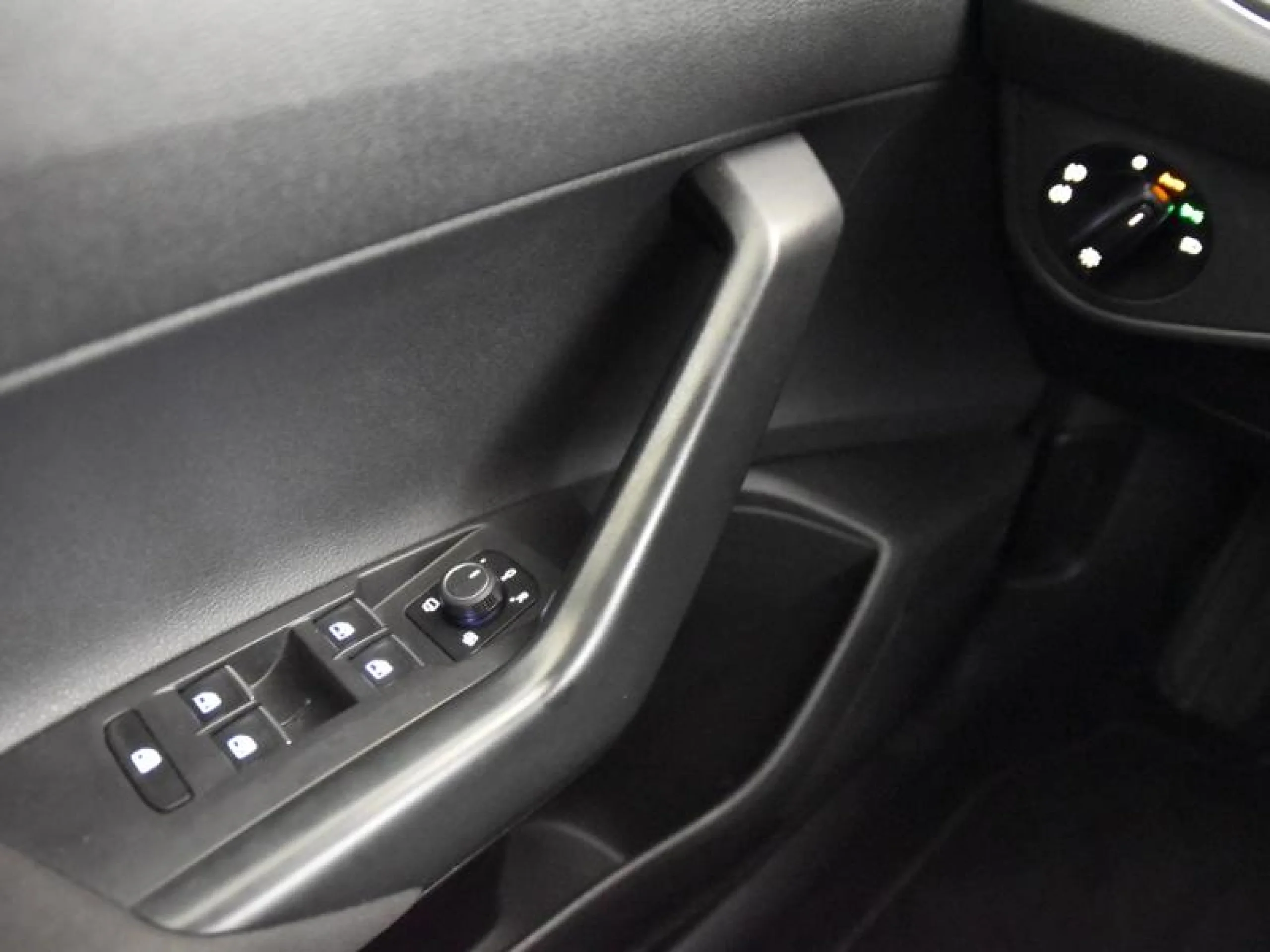 VOLKSWAGEN TAIGO R LINE 1.0 TSI 81KW (110CV) - Foto 15