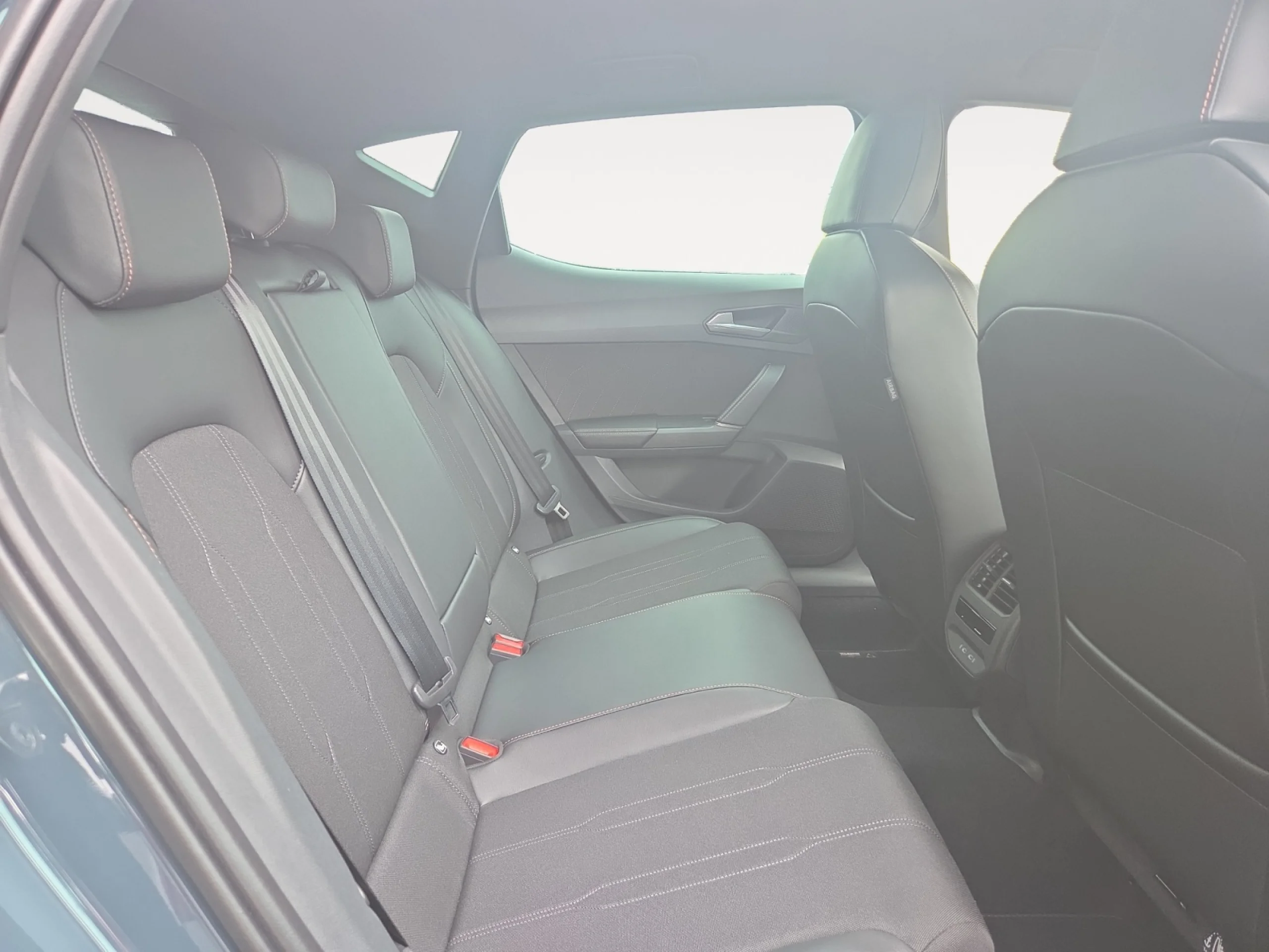 CUPRA LEON 1.5 ETSI 110KW (150CV) DSG - Foto 6