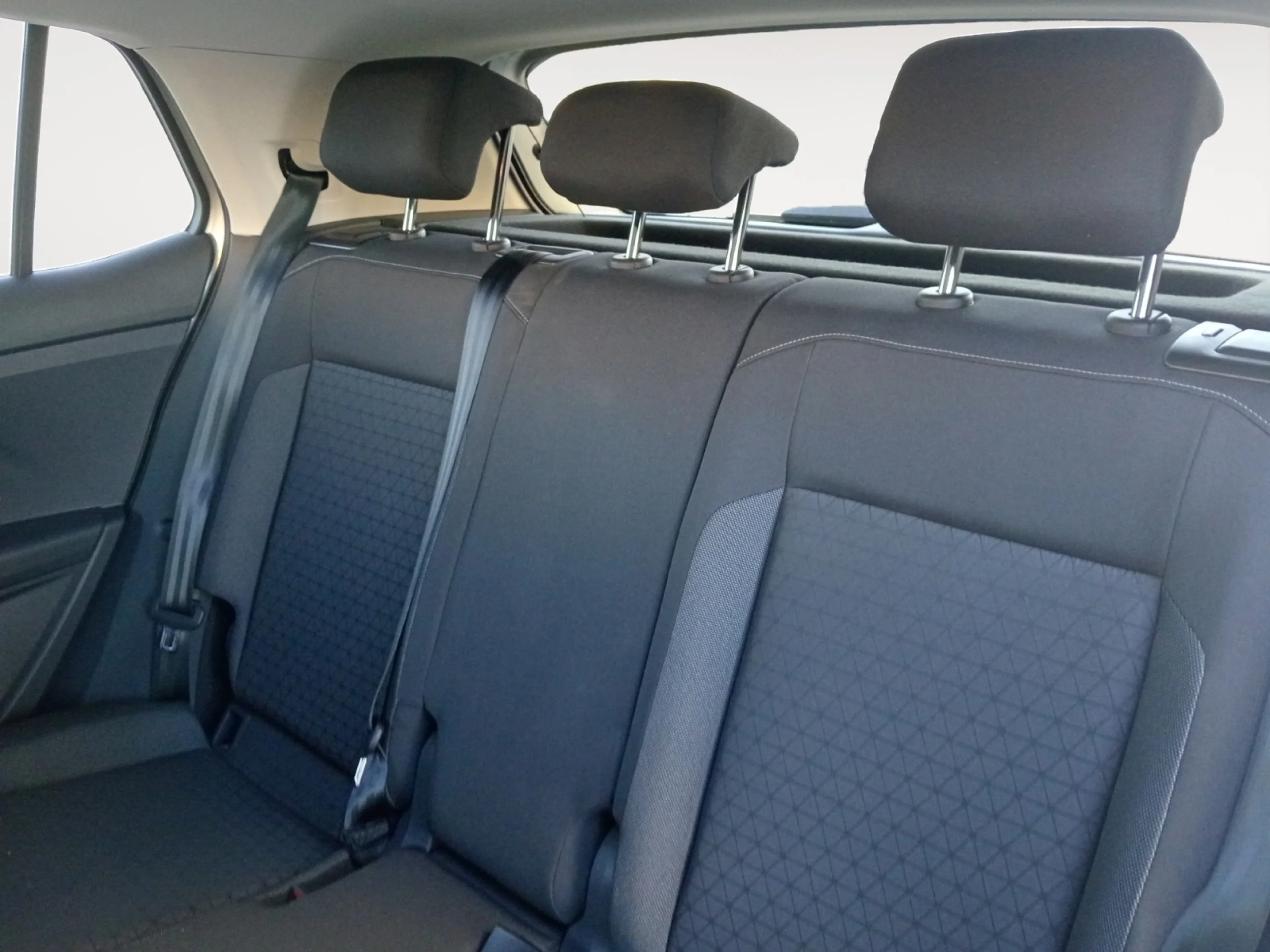 VOLKSWAGEN T CROSS ADVANCE 1.0 TSI 81KW (110CV) DSG - Foto 6