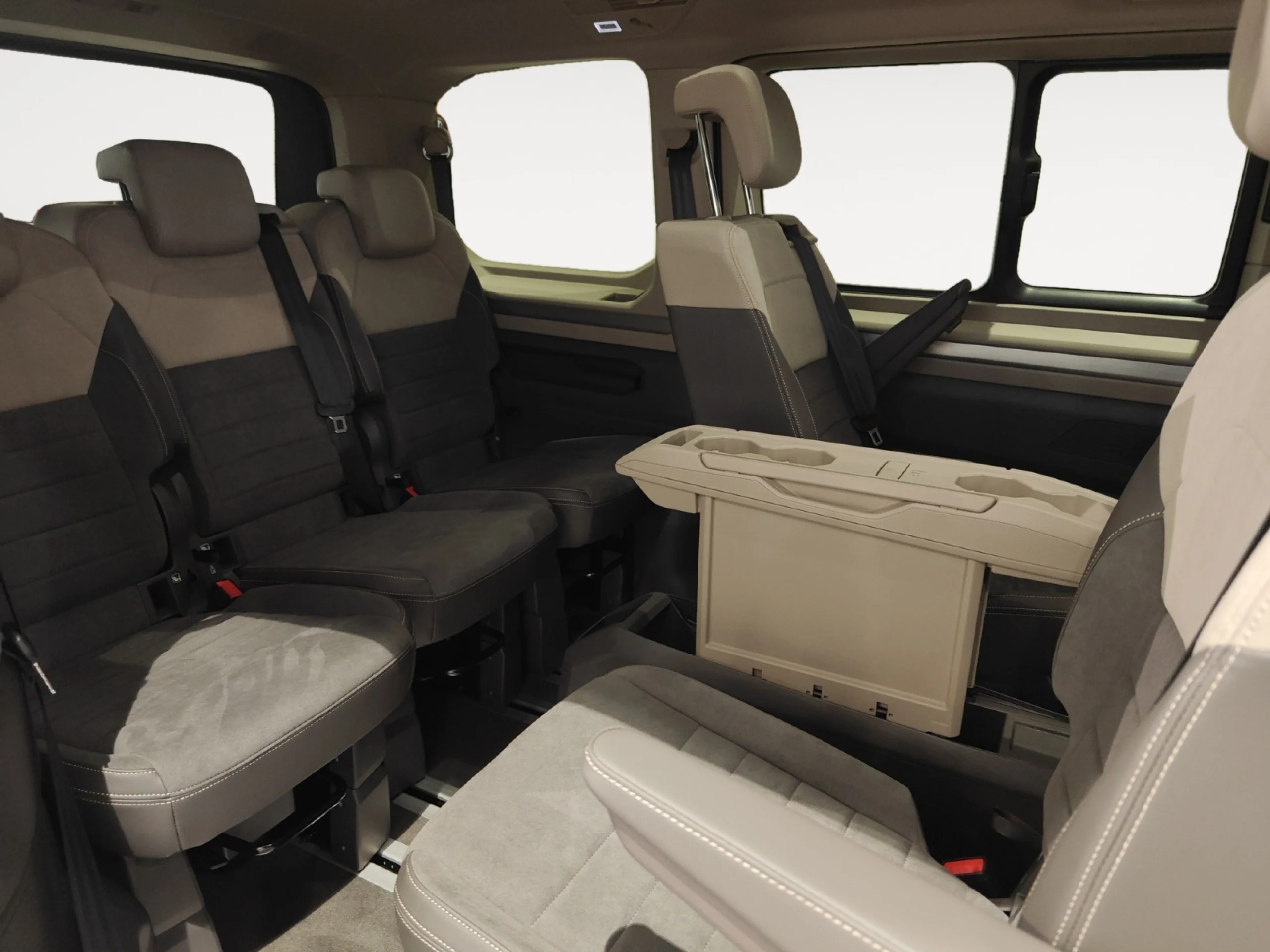 VOLKSWAGEN Multivan LIFE 1.5 EHYBRID 130 KW DSG 4M B.CORTA - Foto 6