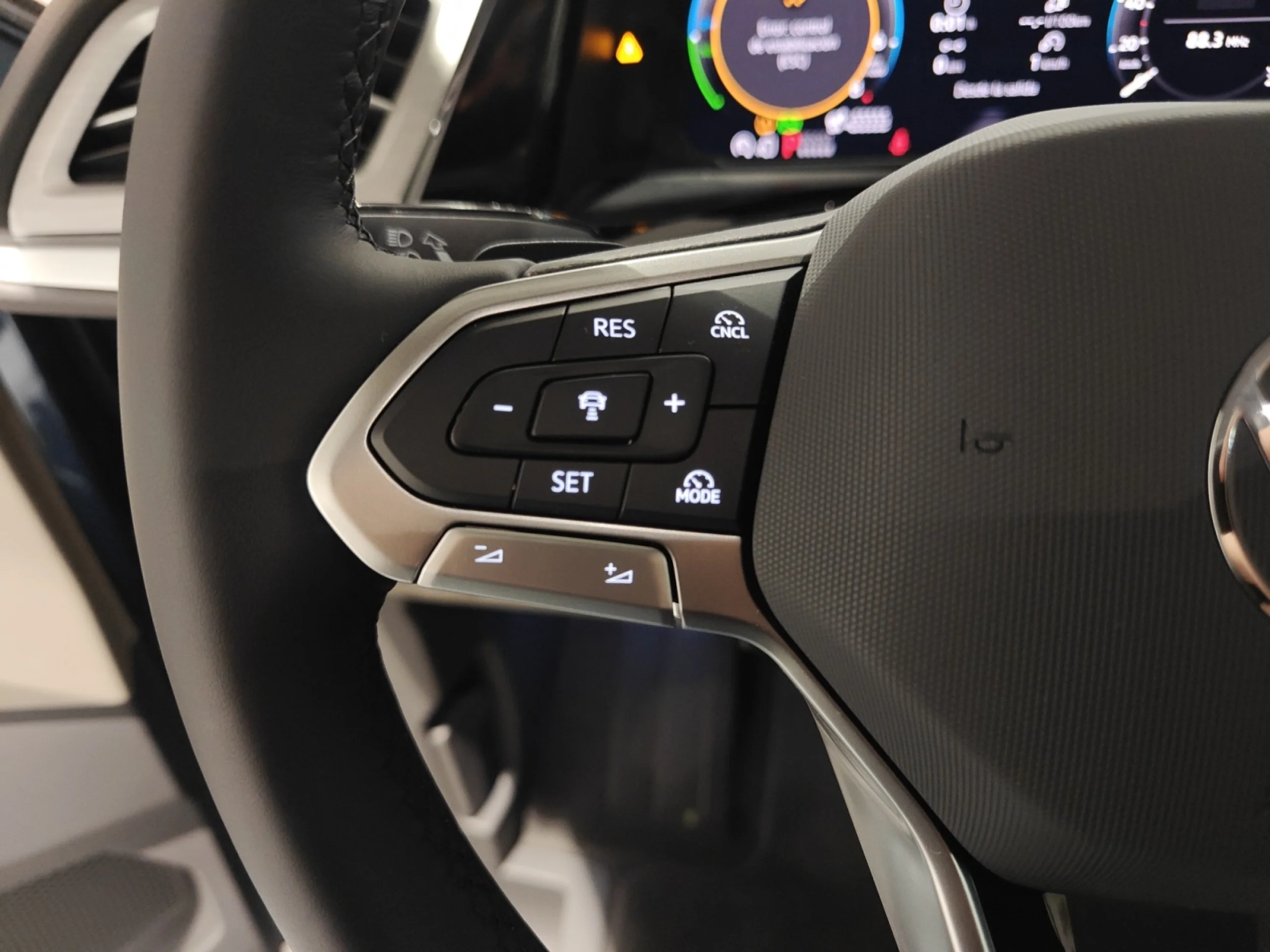 VOLKSWAGEN Multivan LIFE 1.5 EHYBRID 130 KW DSG 4M B.CORTA - Foto 11