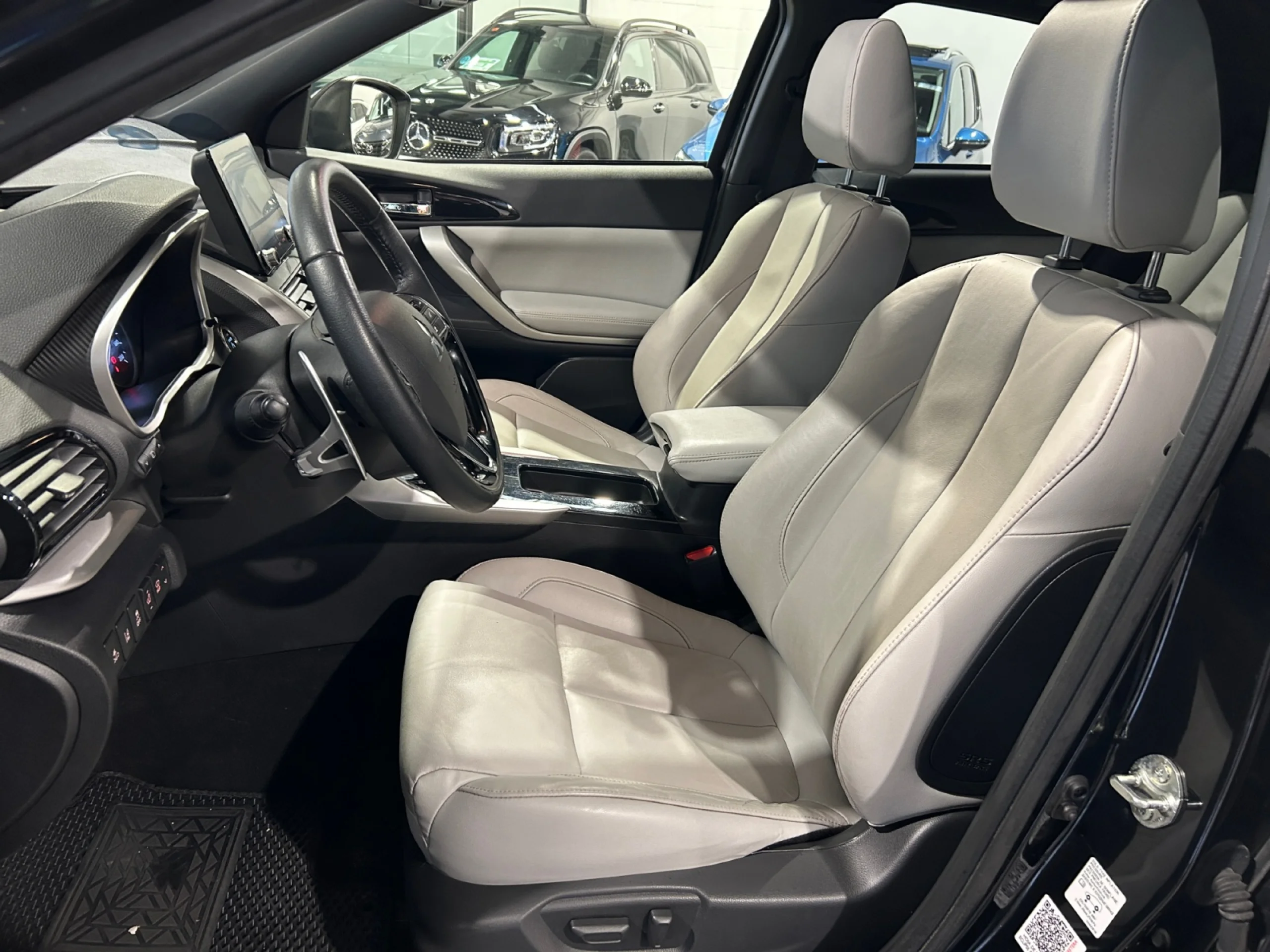 Mitsubishi ECLIPSE CROSS 2.4 PHEV KAITEKI+ AUTO 4WD - Foto 13