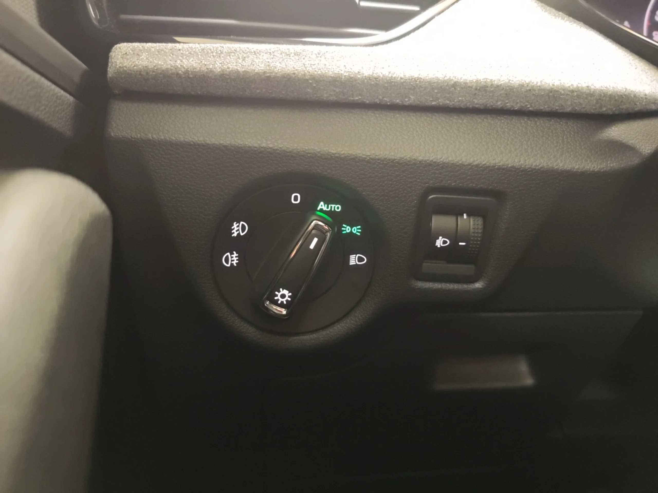 SKODA SCALA 1.0 TSI 85KW (115 CV) DSG SELECTION - Foto 9