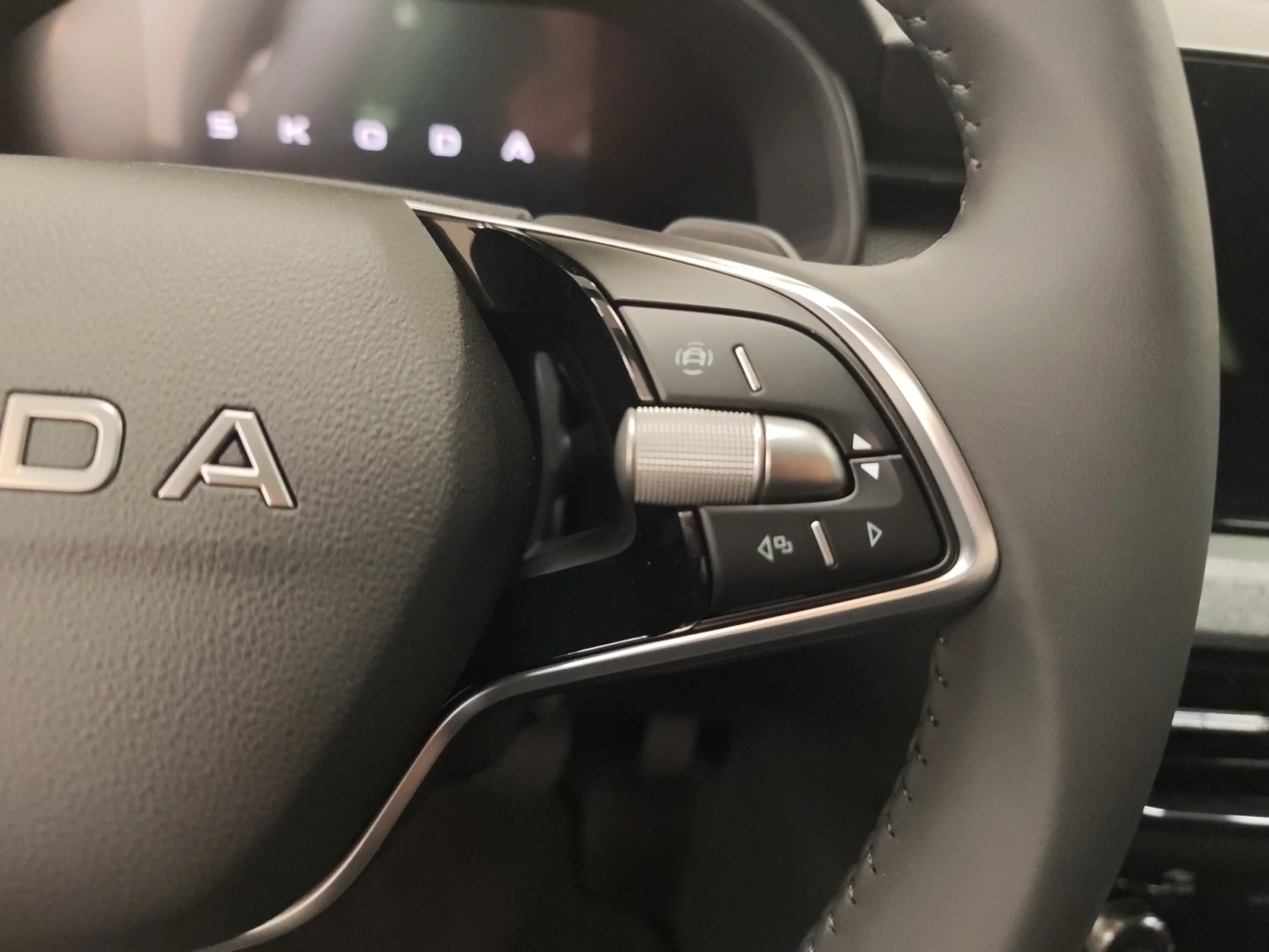 SKODA SCALA 1.0 TSI 85KW (115 CV) DSG SELECTION - Foto 10