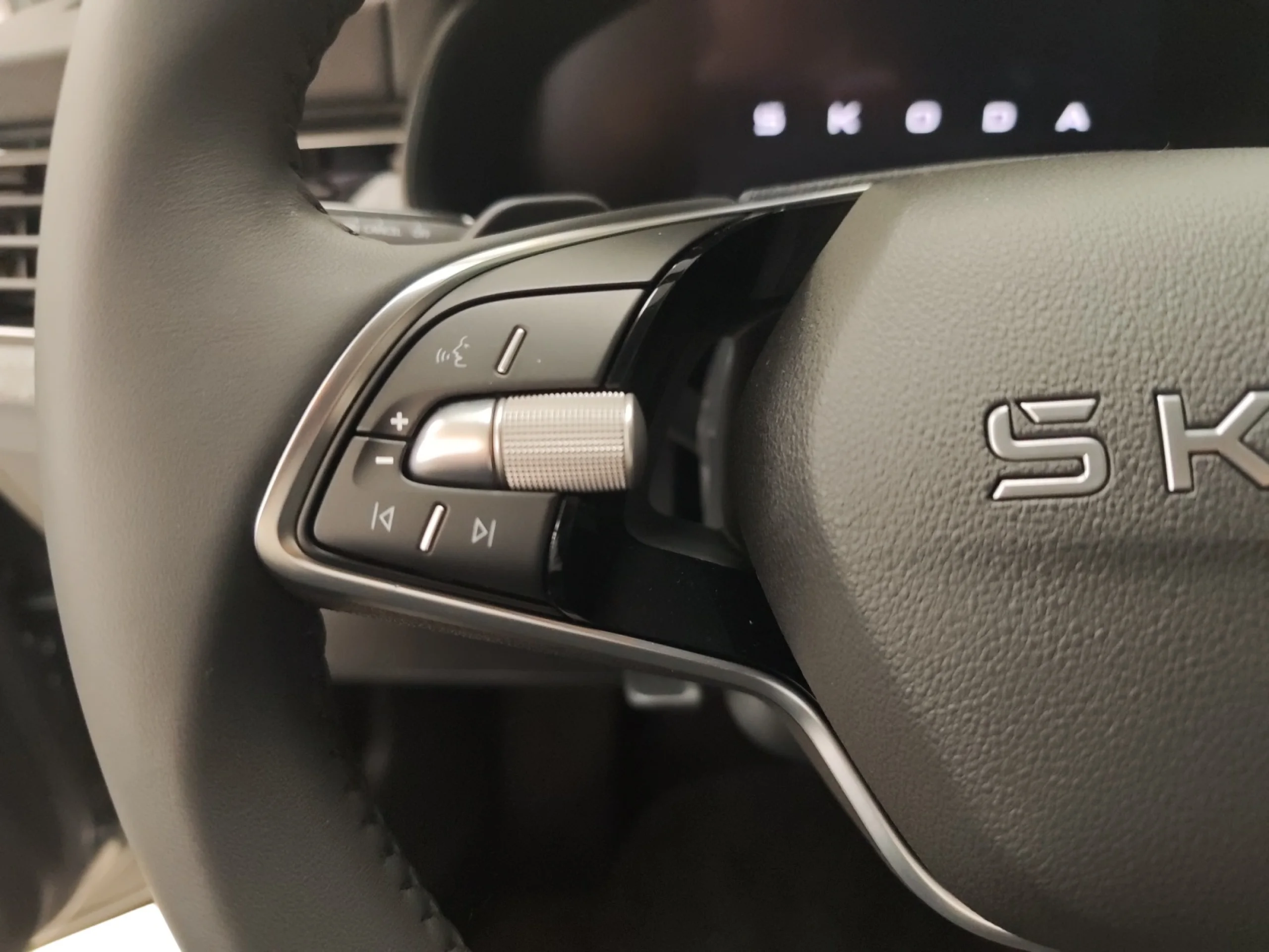 SKODA SCALA 1.0 TSI 85KW (115 CV) DSG SELECTION - Foto 11