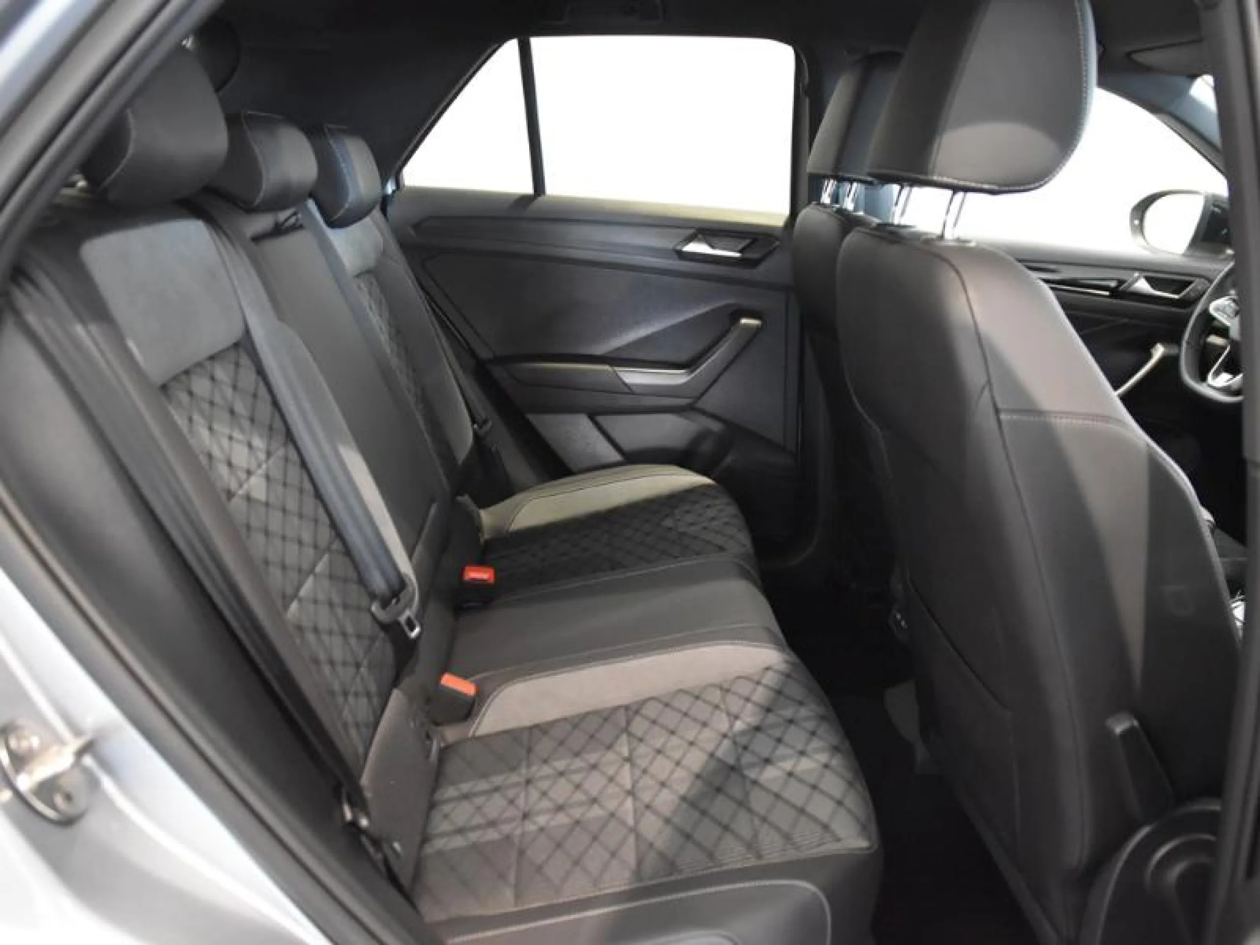 VOLKSWAGEN T ROC R LINE 1.5 TSI 110KW (150CV) DSG - Foto 6