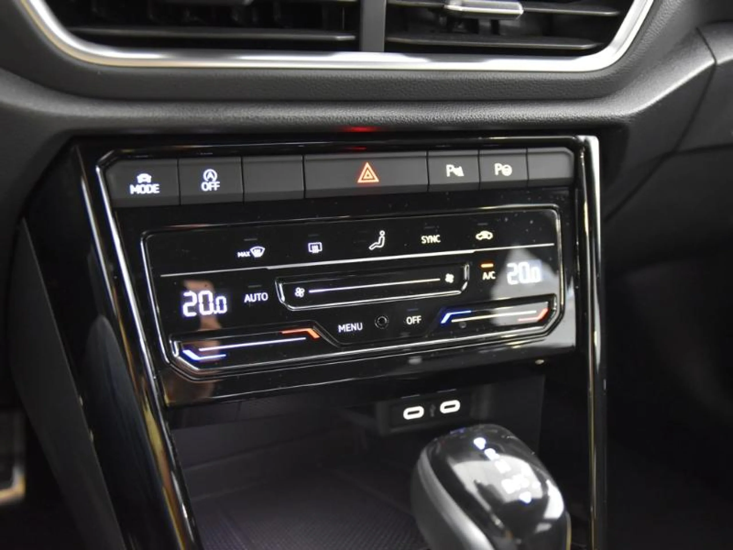 VOLKSWAGEN T ROC R LINE 1.5 TSI 110KW (150CV) DSG - Foto 10